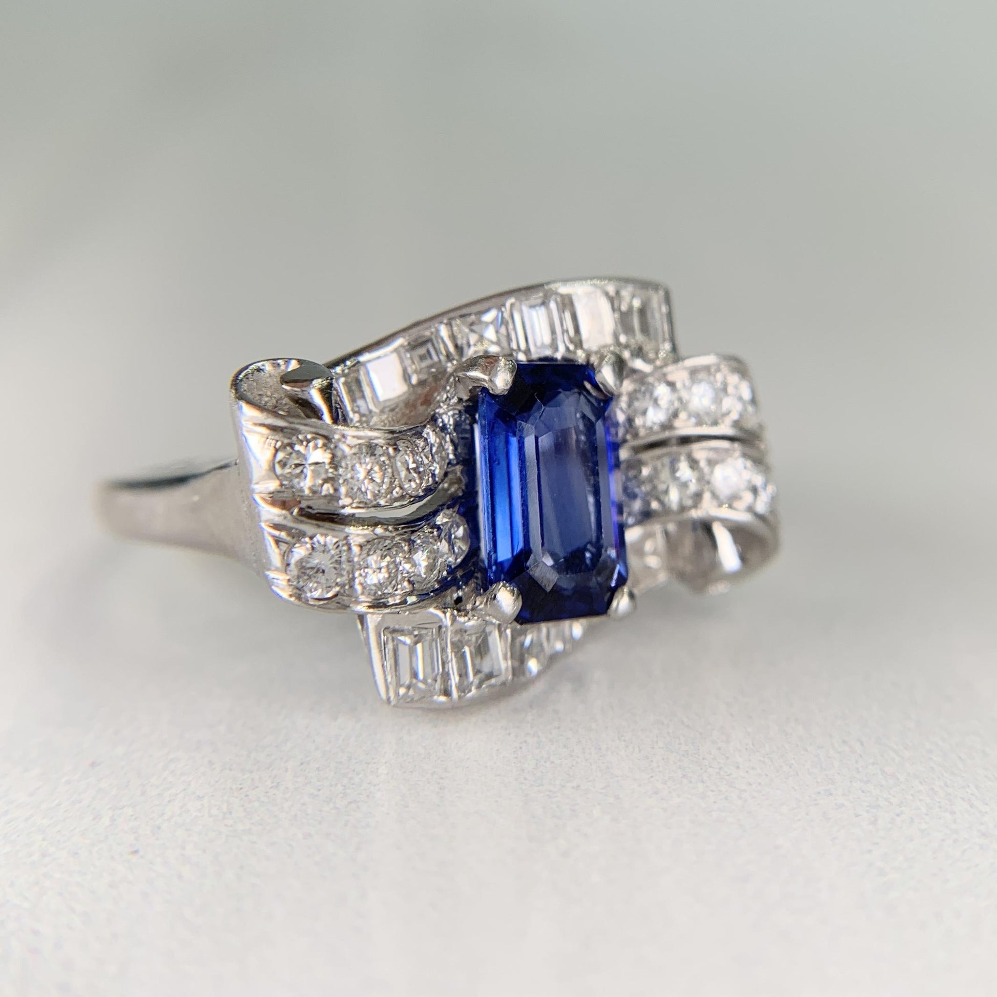 1950's Vintage Blue Sapphire and Diamond Ring Platinum