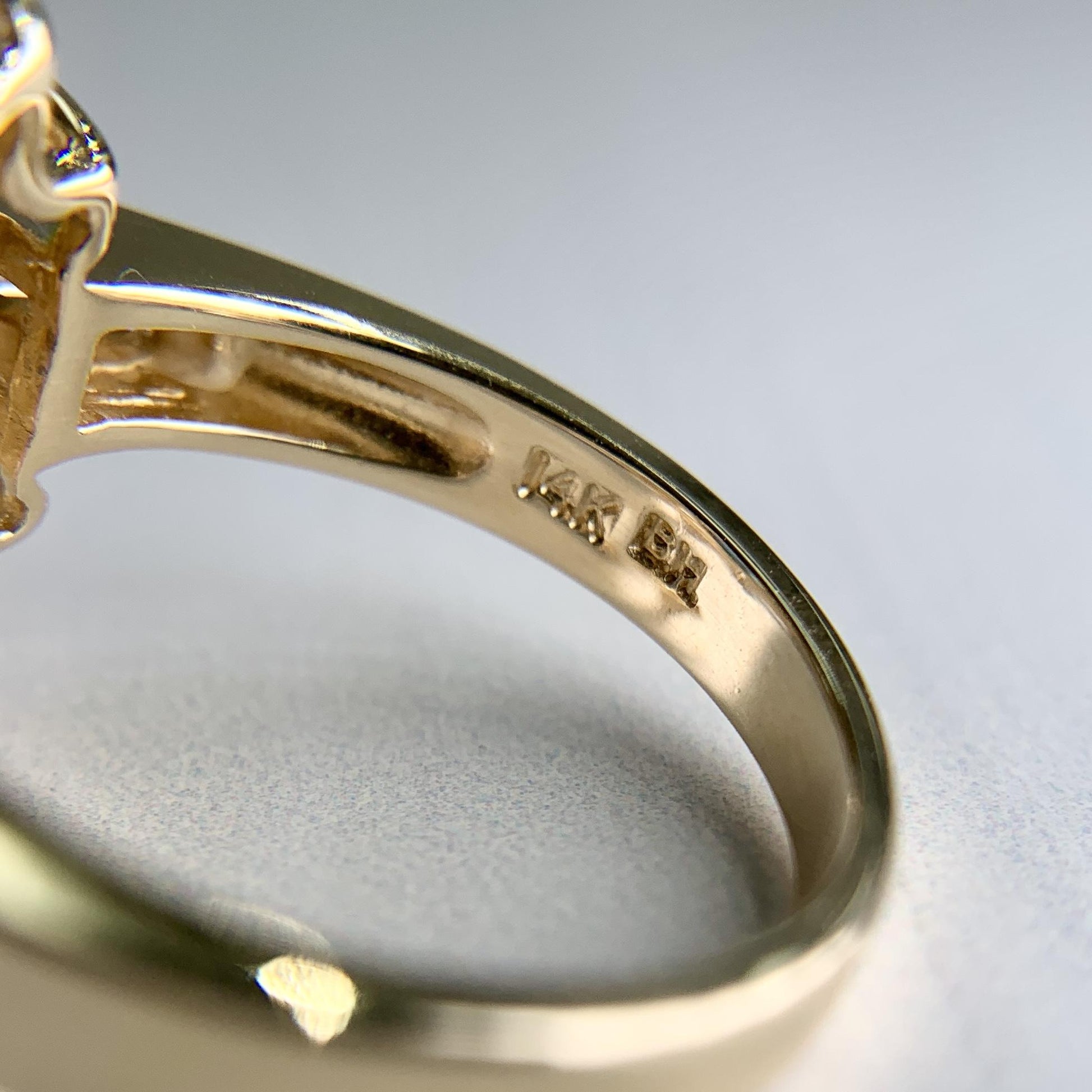 Estate Sapphire and Diamond Ring 14k Yellow Gold