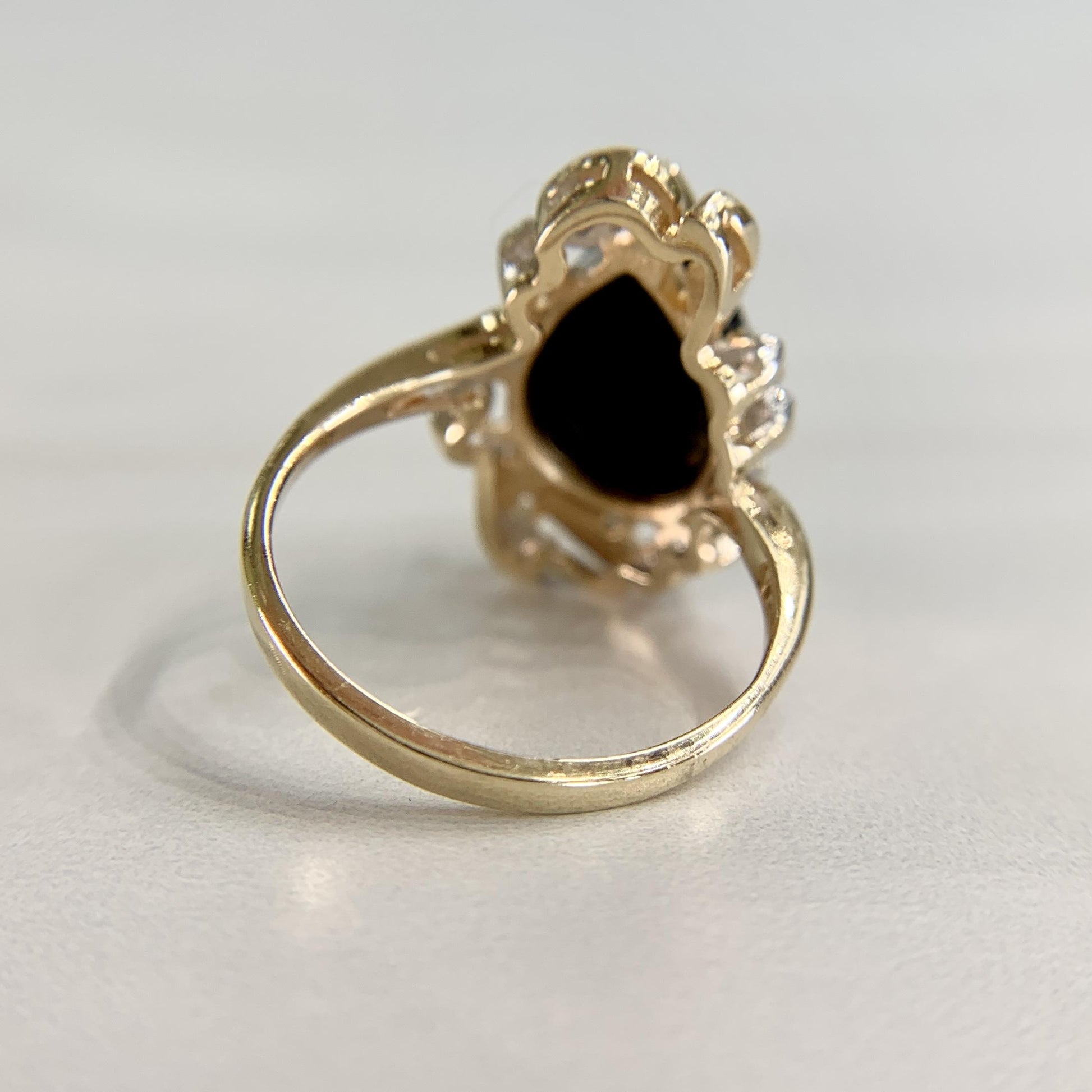 1990's Pear Onyx and Diamond Ring 14k Gold
