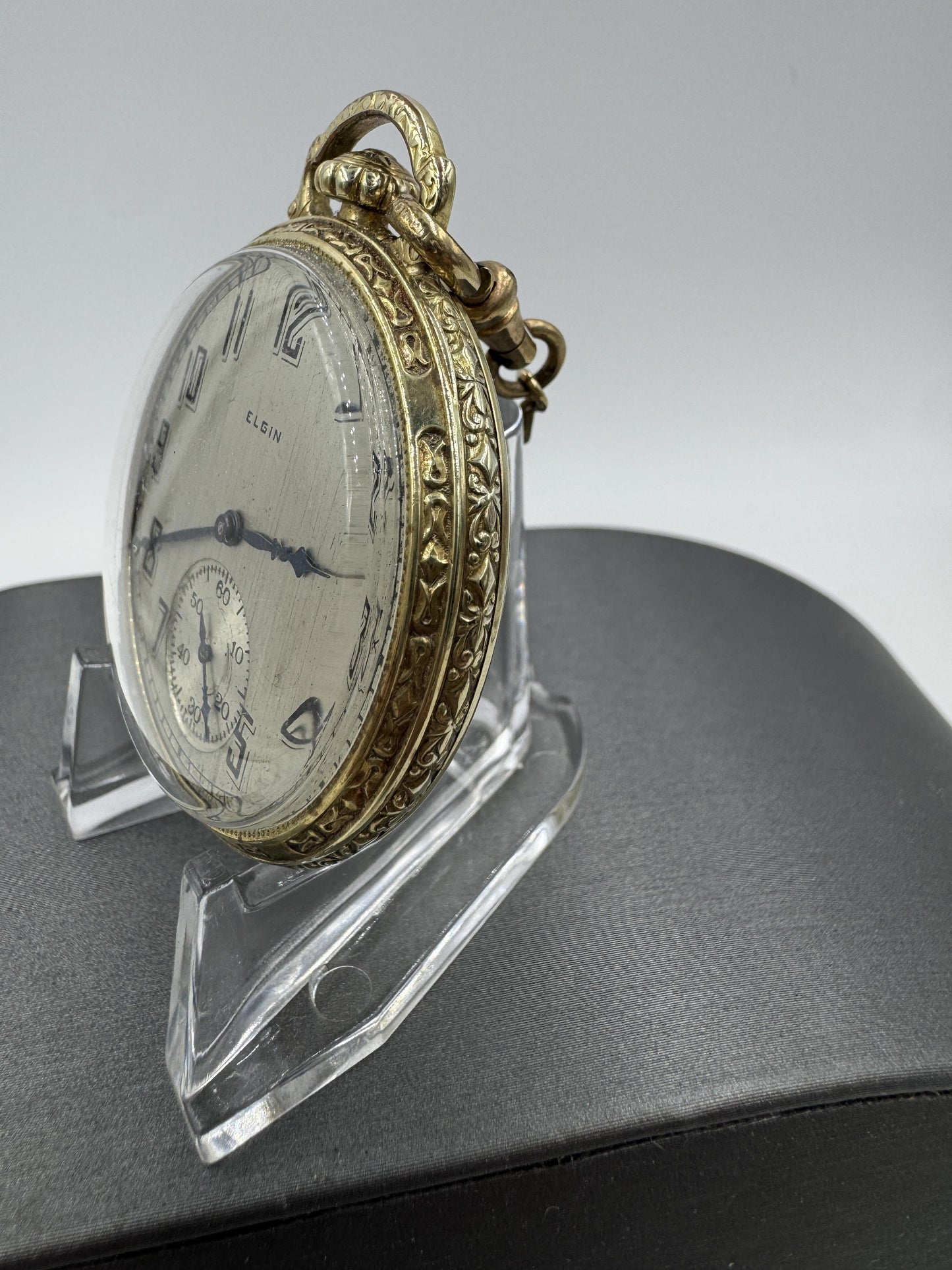 Antique Elgin 10k Gold filled Open face pocket watch 12s 7J Circa 1928 w/ Chain