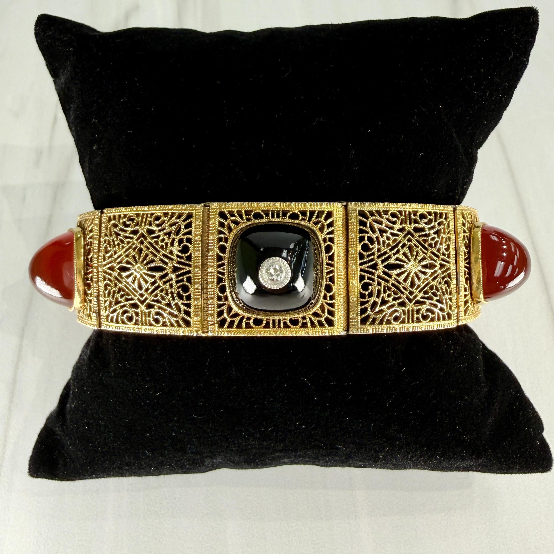 1920's Art Deco Carnelian and Onyx Filigree Bracelet 14k Yellow Gold