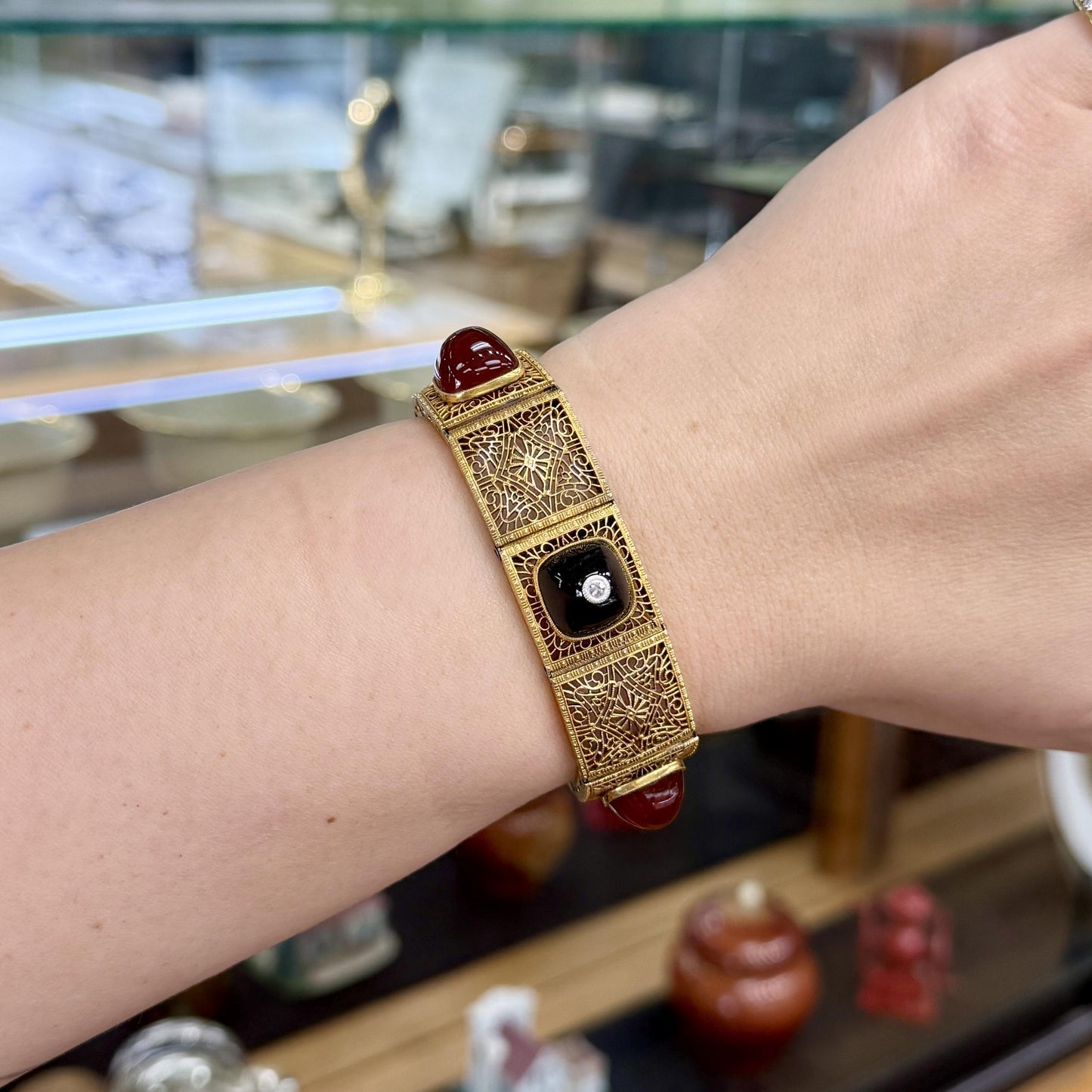 1920's Art Deco Carnelian and Onyx Filigree Bracelet 14k Yellow Gold