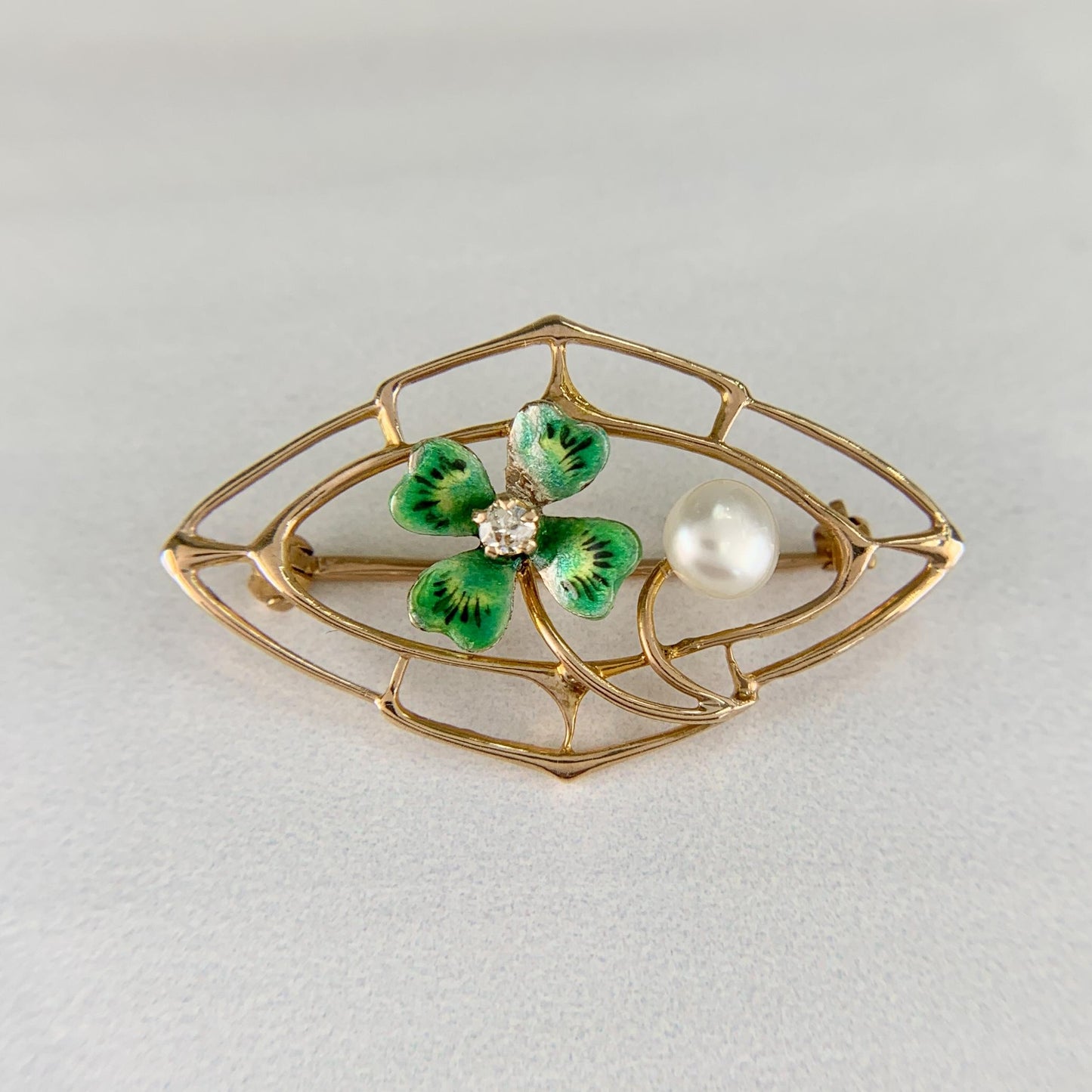 Edwardian Antique Four-Leaf Clover and Seed Pearl Old Mine Diamond Brooch 10k