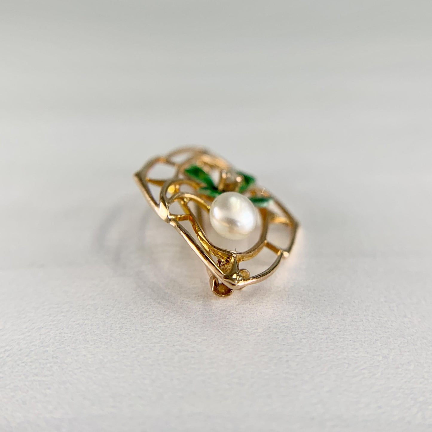 Edwardian Antique Four-Leaf Clover and Seed Pearl Old Mine Diamond Brooch 10k