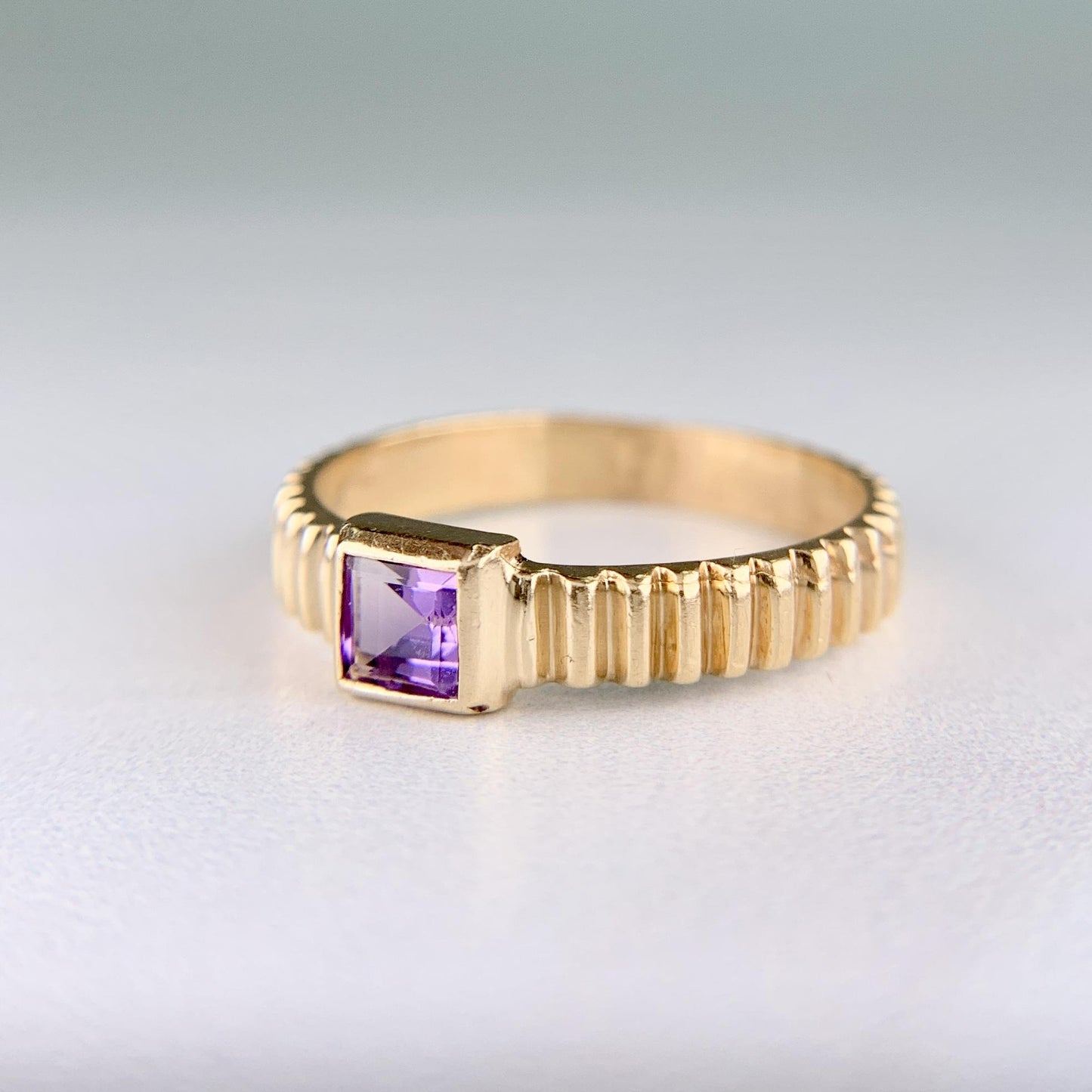 1980's Ribbed Gold Amethyst Band Ring 14k Yellow Gold