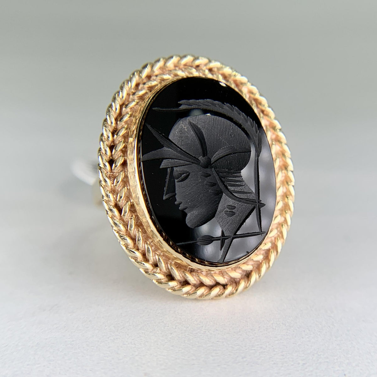 Vintage 1950's Onyx Roman Soldier Intaglio Ring 14k Yellow Gold