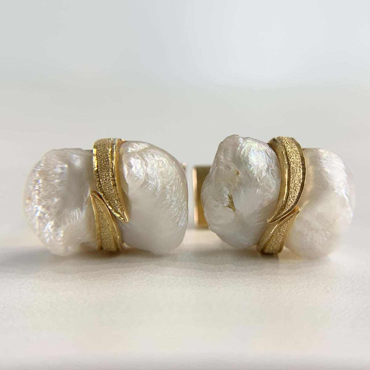 Vintage William Ruser Freshwater Pearl Cufflinks 18k Yellow Gold