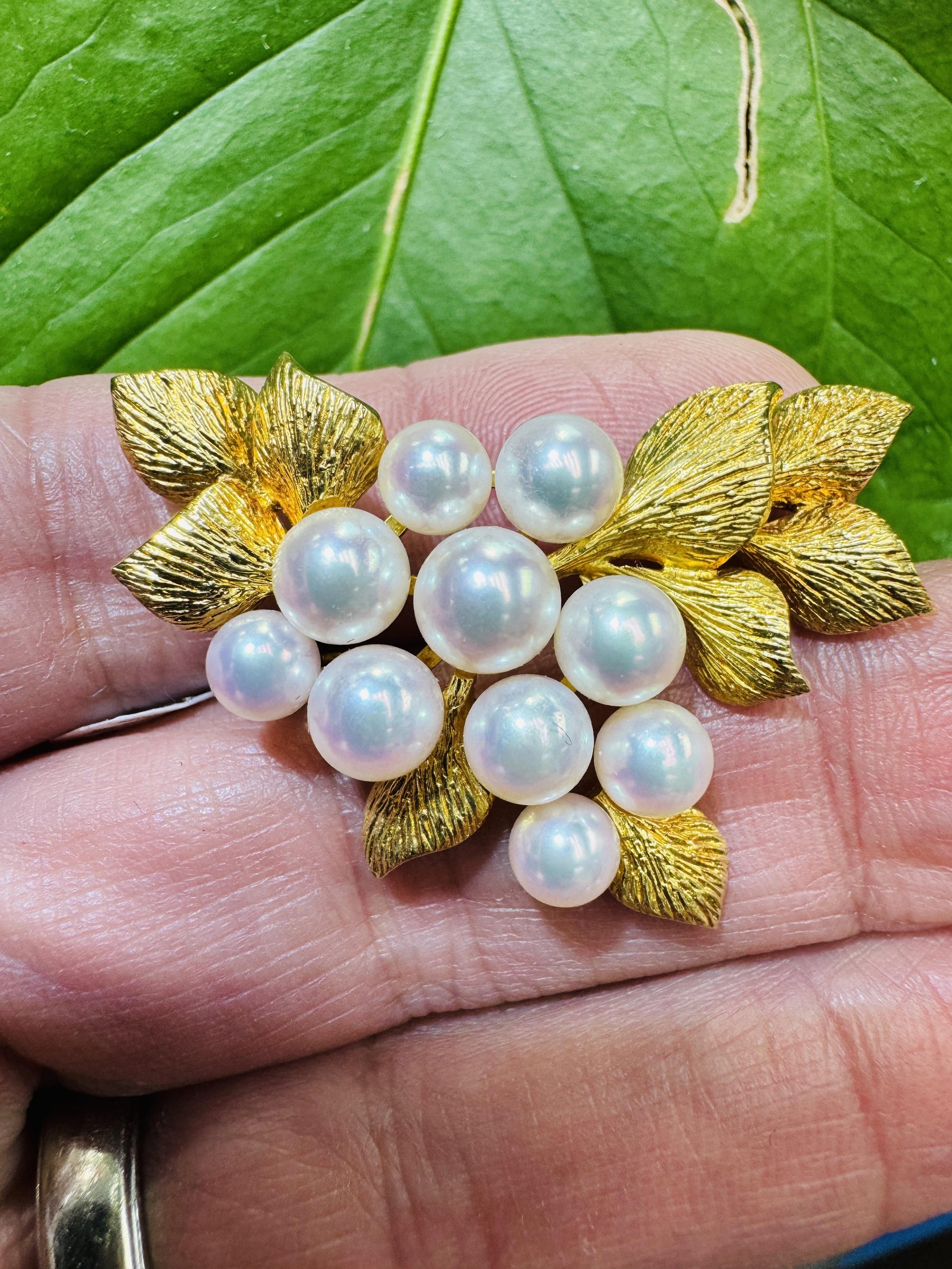Mikimoto 18k Yellow Gold Pearl Brooch Pin