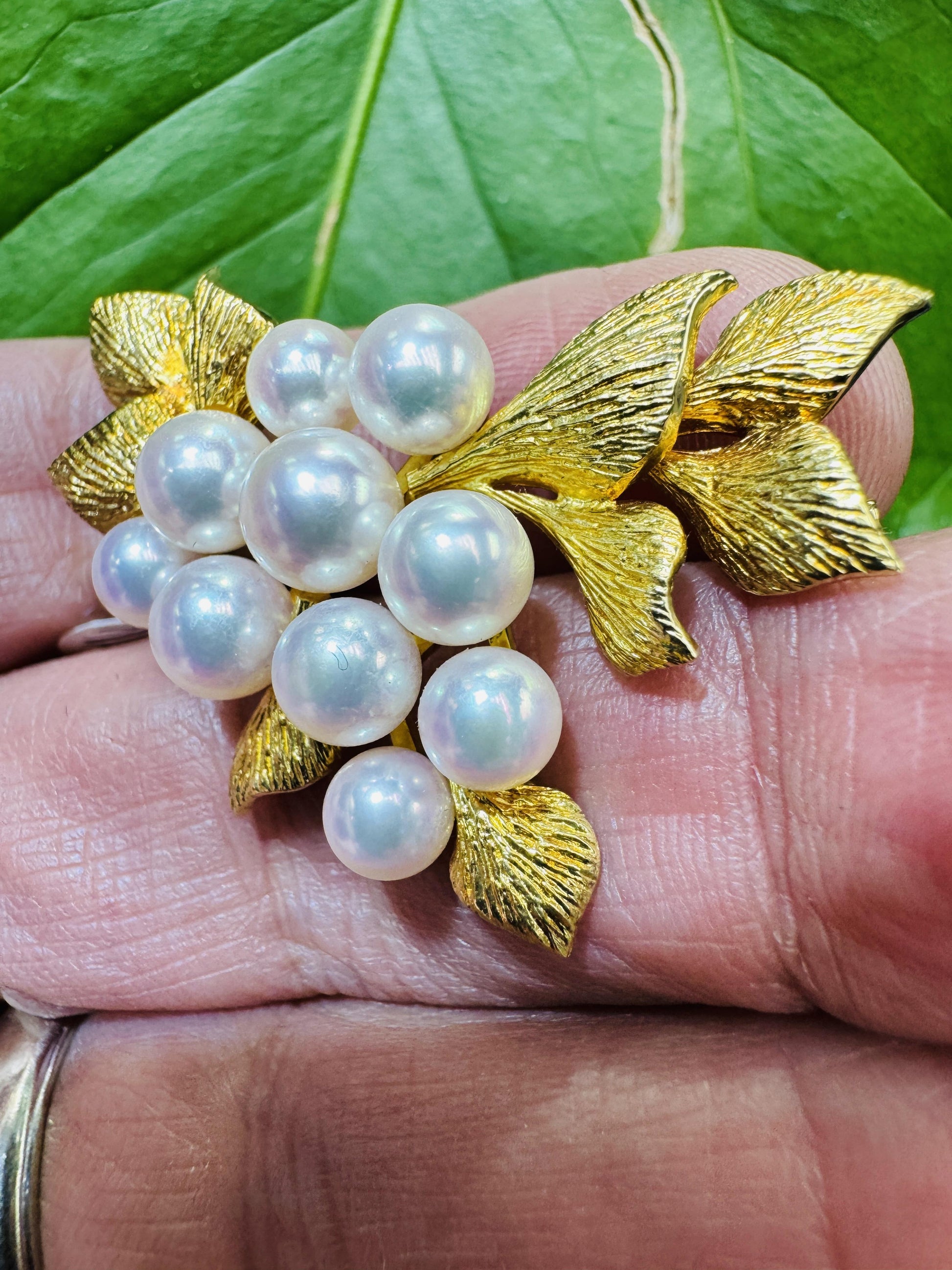 Mikimoto 18k Yellow Gold Pearl Brooch Pin