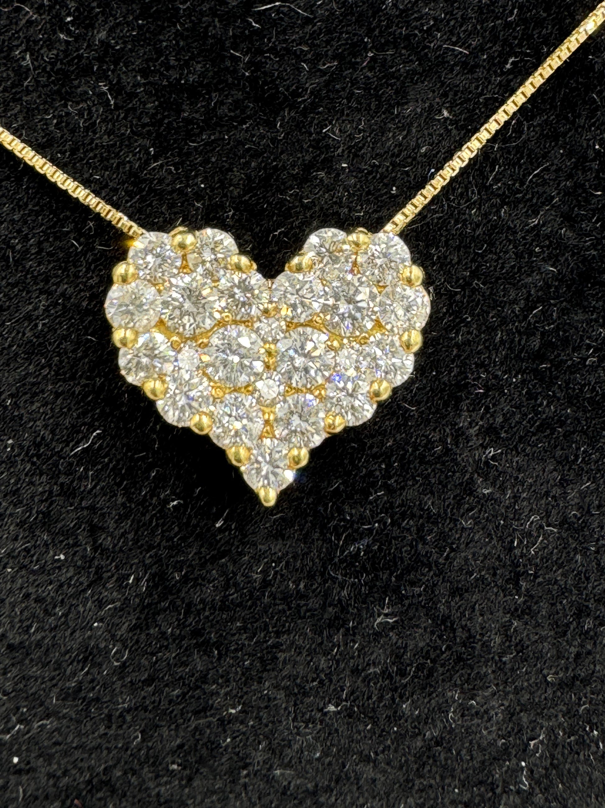 18k Gold Diamond Heart Pendant Necklace