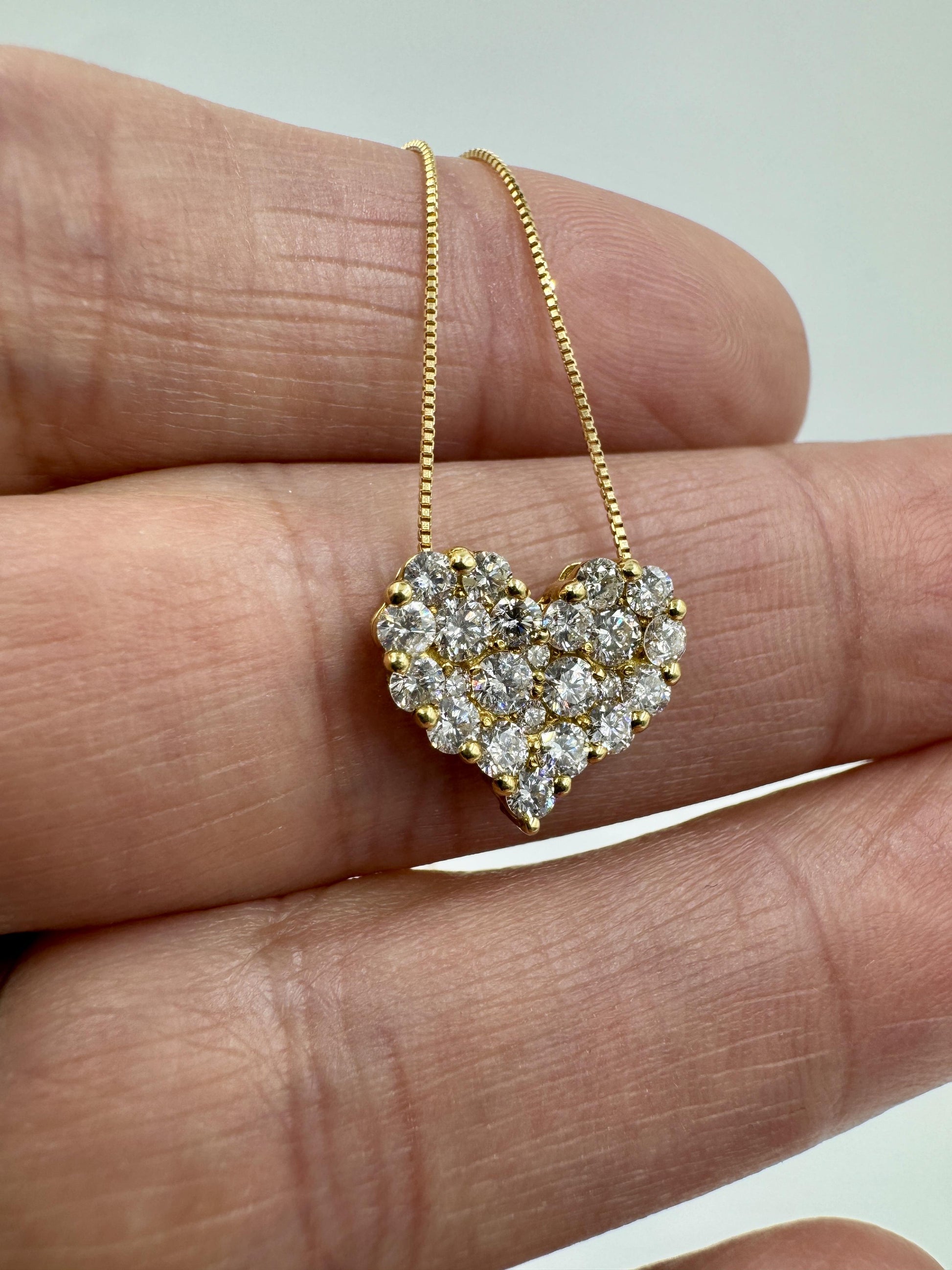 18k Gold Diamond Heart Pendant Necklace