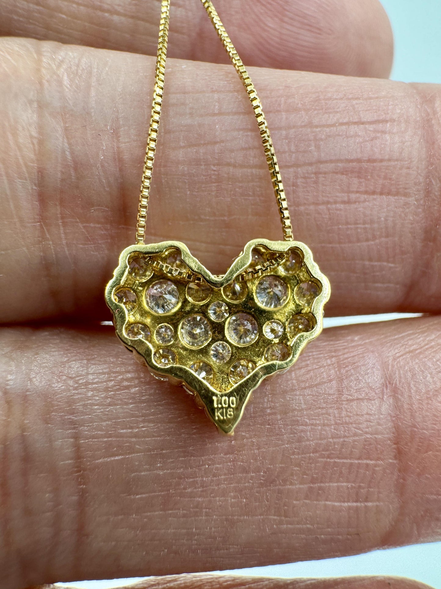 18k Gold Diamond Heart Pendant Necklace