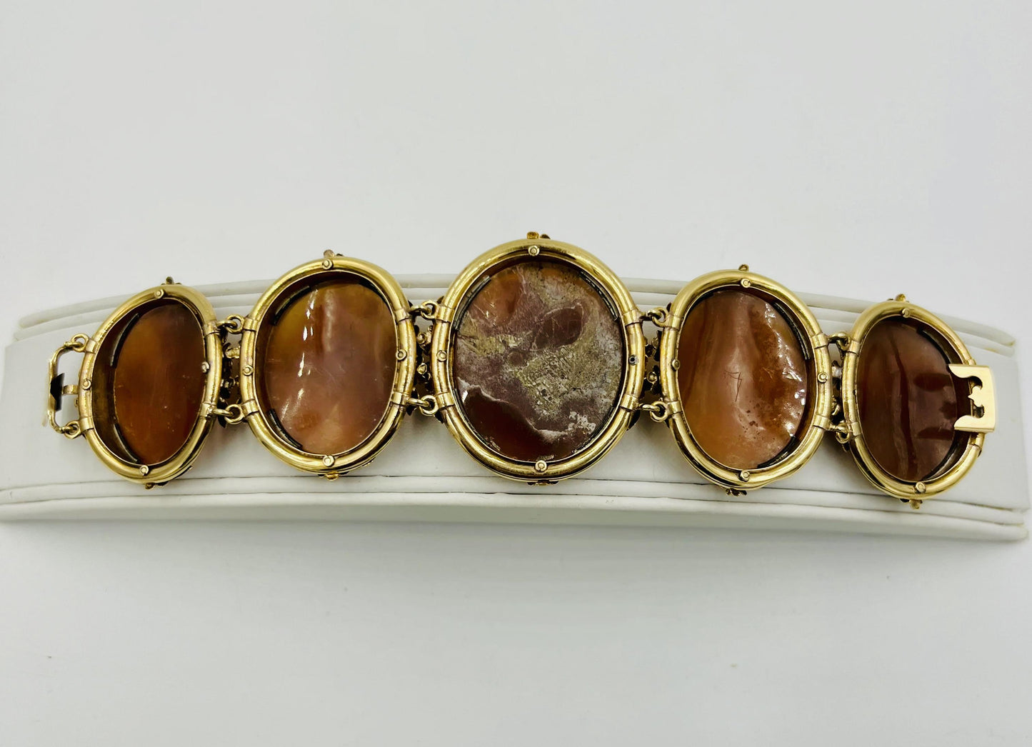 1890s Victorian Five Sardonyx Shell Cameo Gold Bracelet