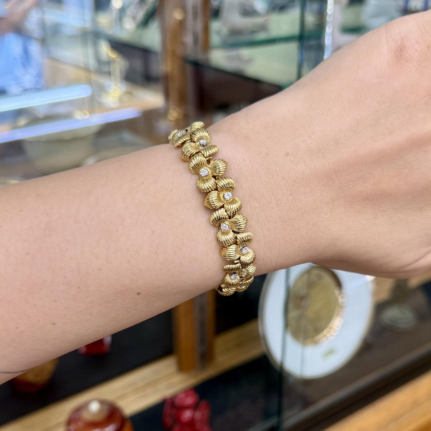 Vintage 1970's Flower Diamond Bracelet 18k Yellow Gold