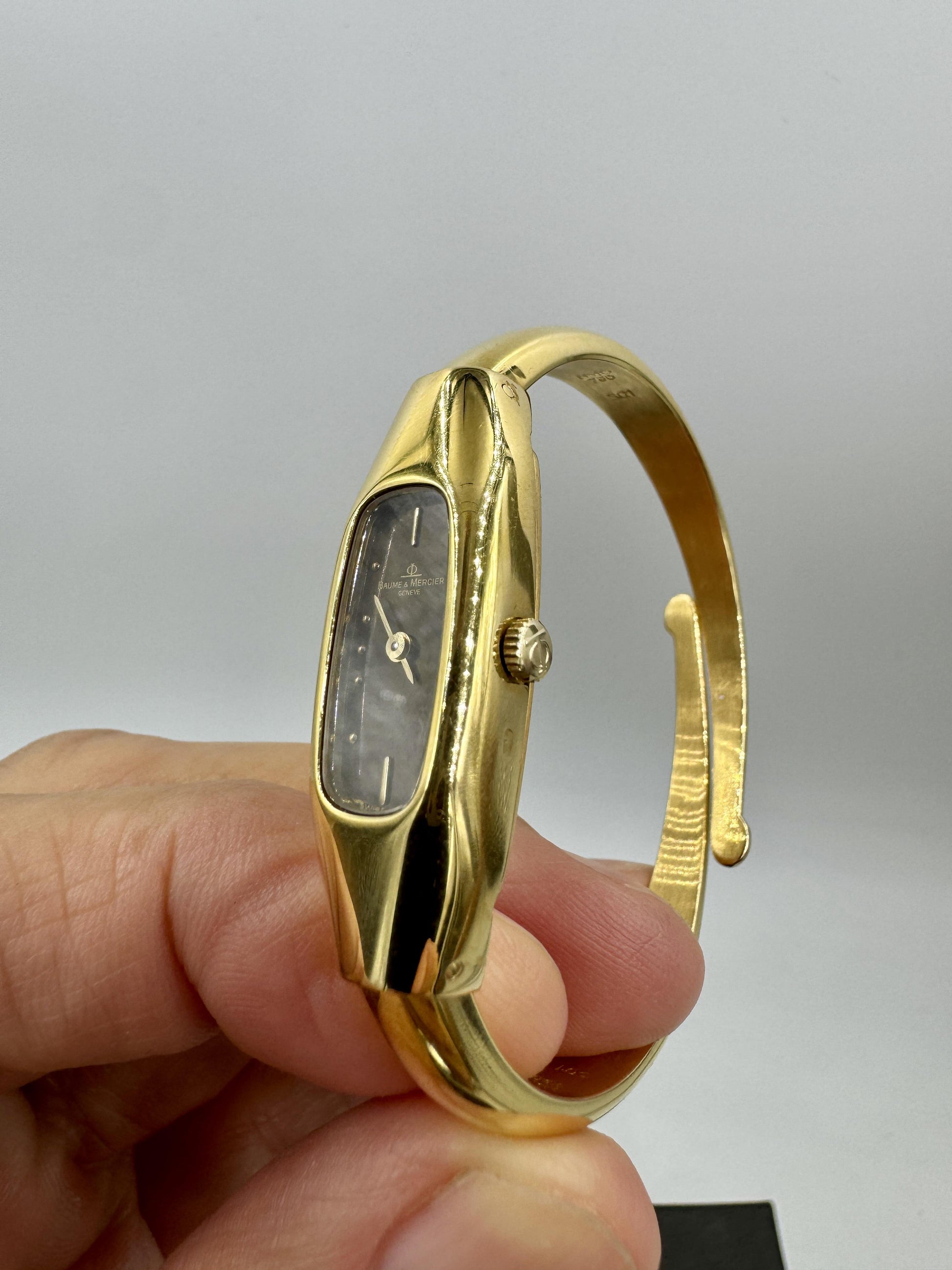 Rare Baume Mercier 18k Gold Quartz Bangle expandable Watch