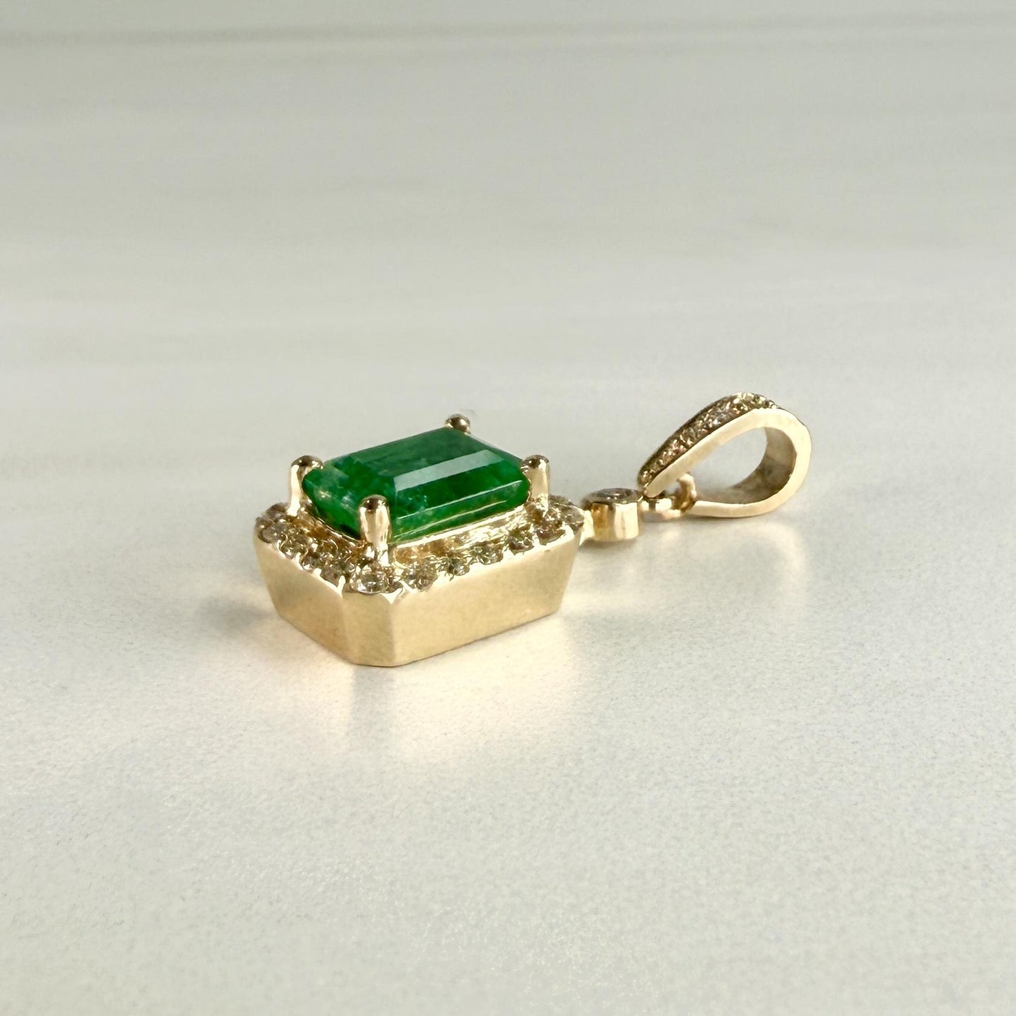 Columbian Emerald and Diamond Pendant 14k Yellow Gold