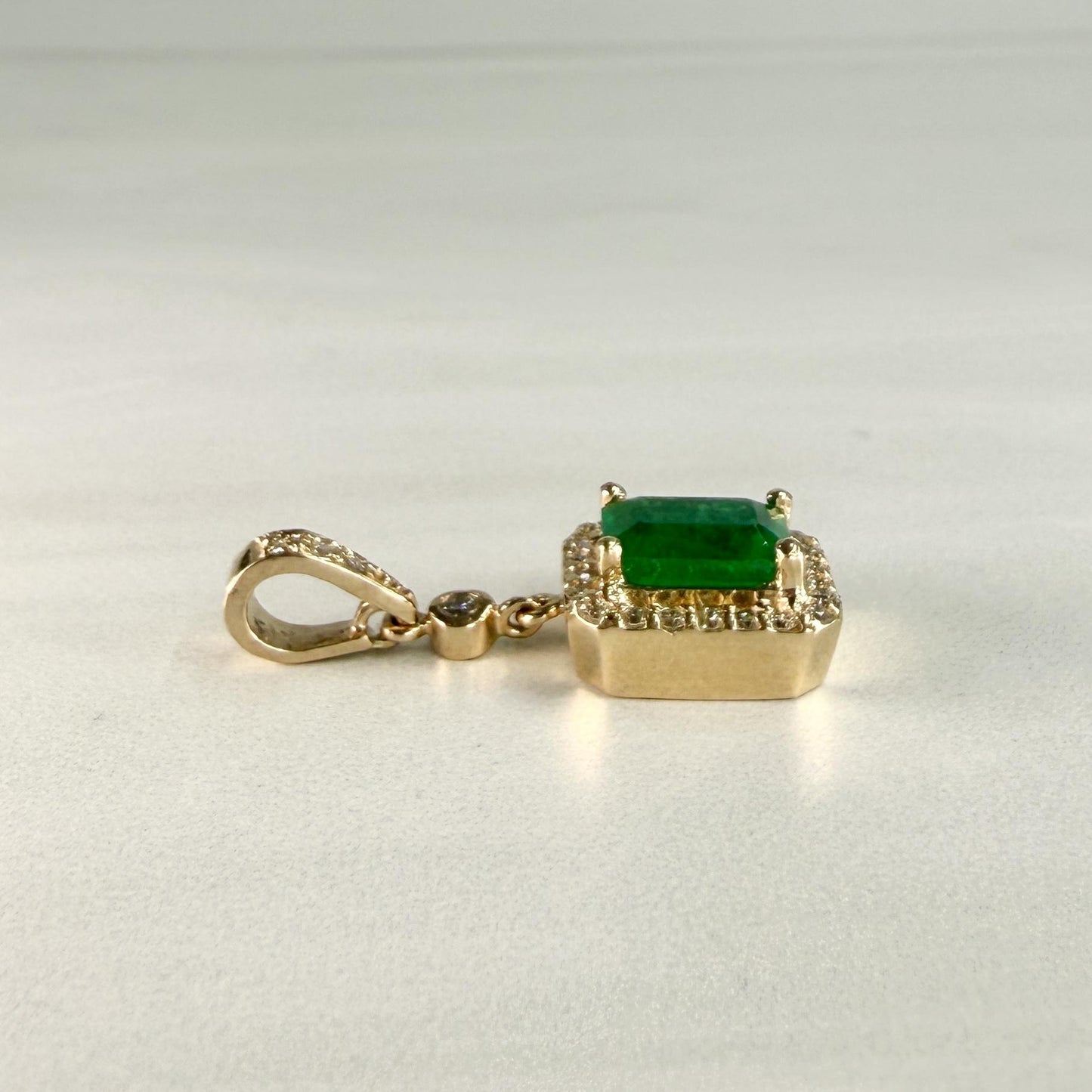 Columbian Emerald and Diamond Pendant 14k Yellow Gold