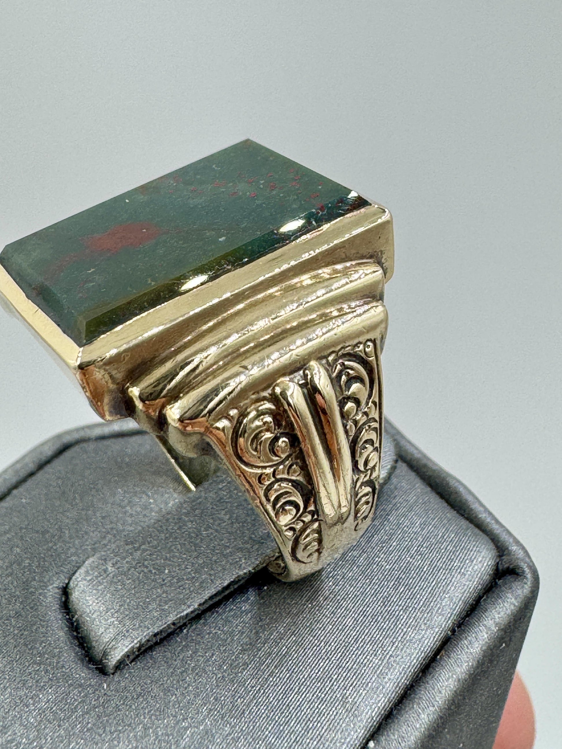 Art Deco 10k Yellow Gold Bloodstone Gents Ring