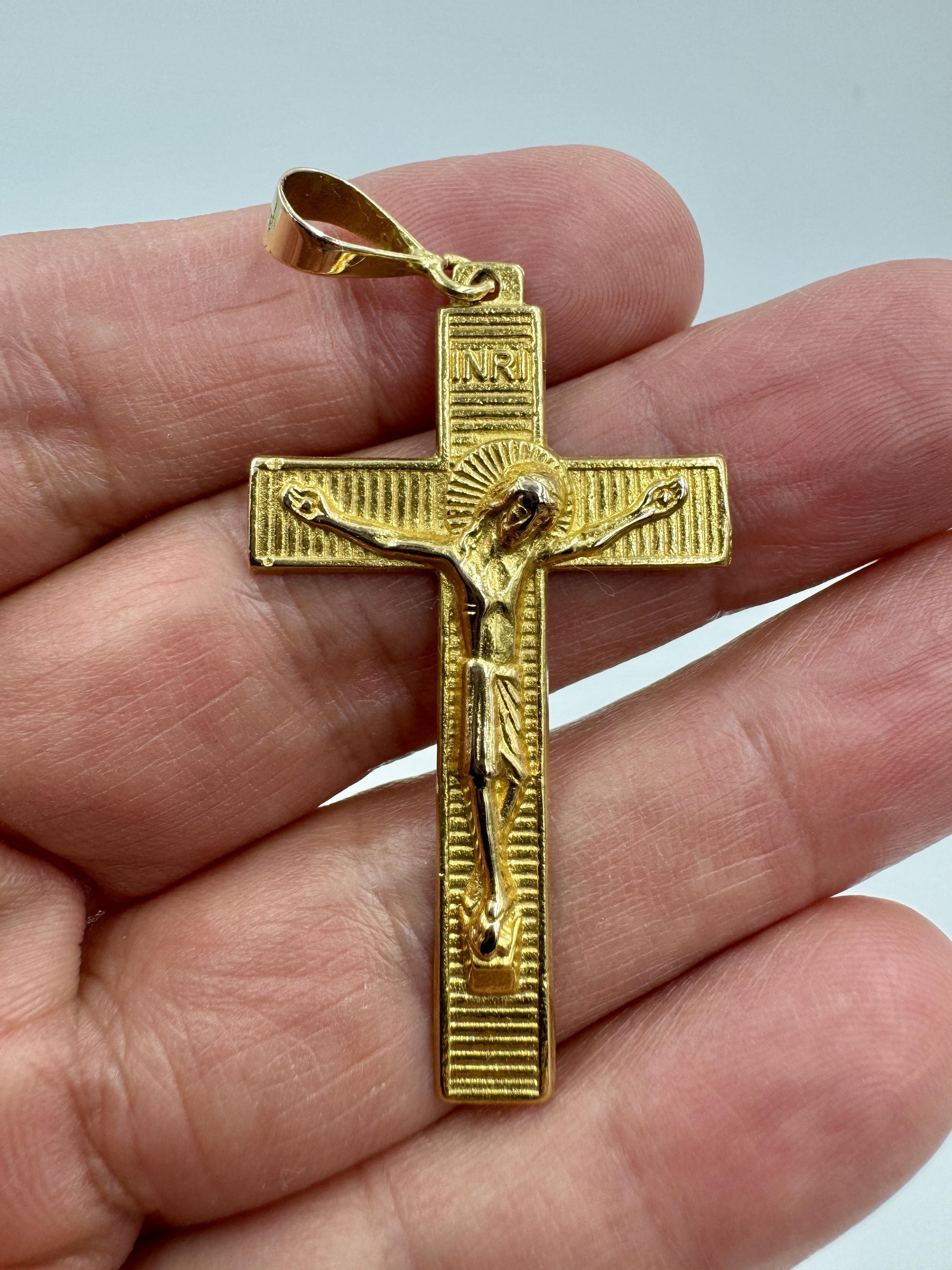 Vintage 18k Yellow Gold Crucifix Pendant Religious