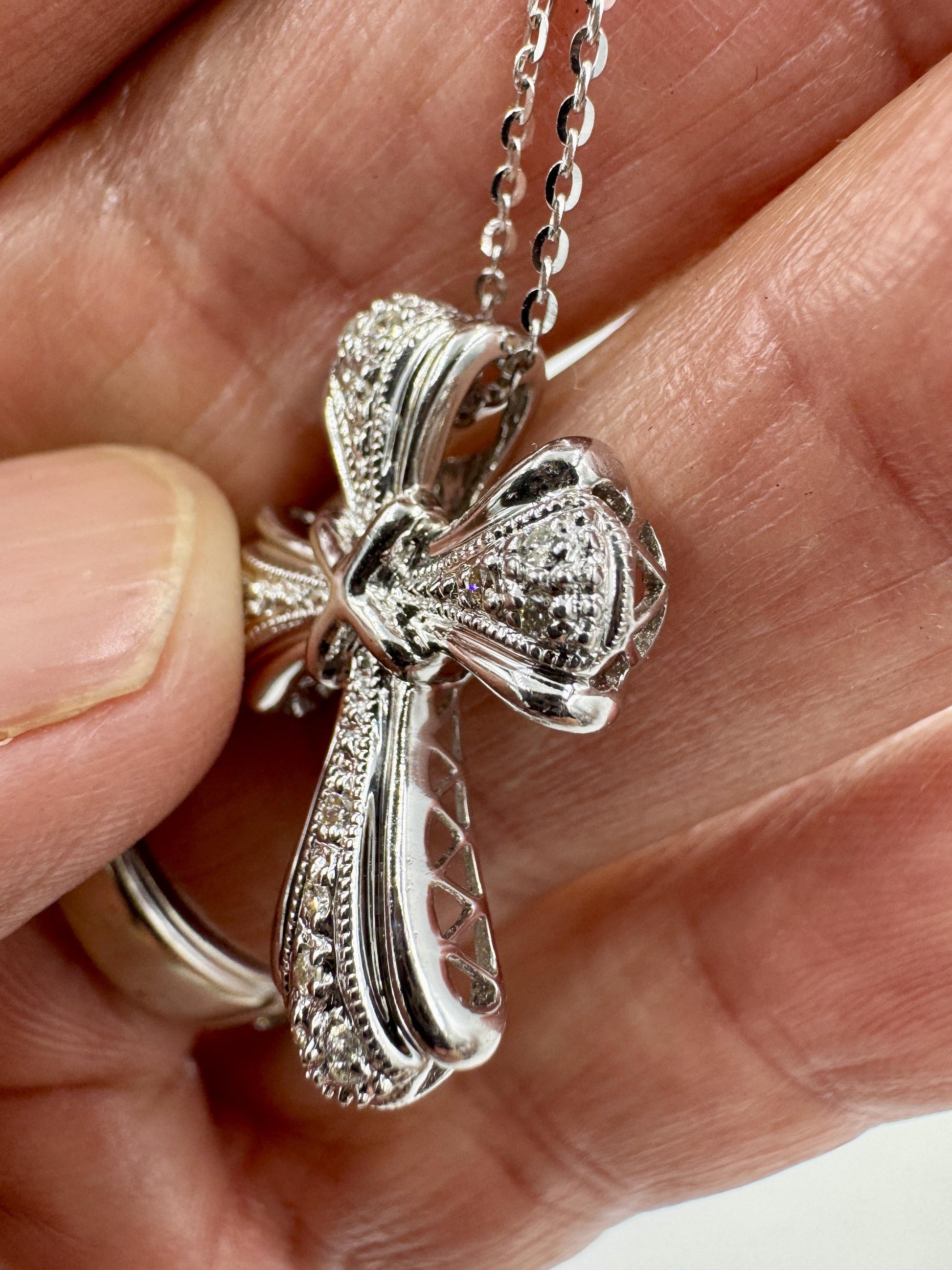 Vintage 14k White Gold diamond Cross Pendant Necklace 16"