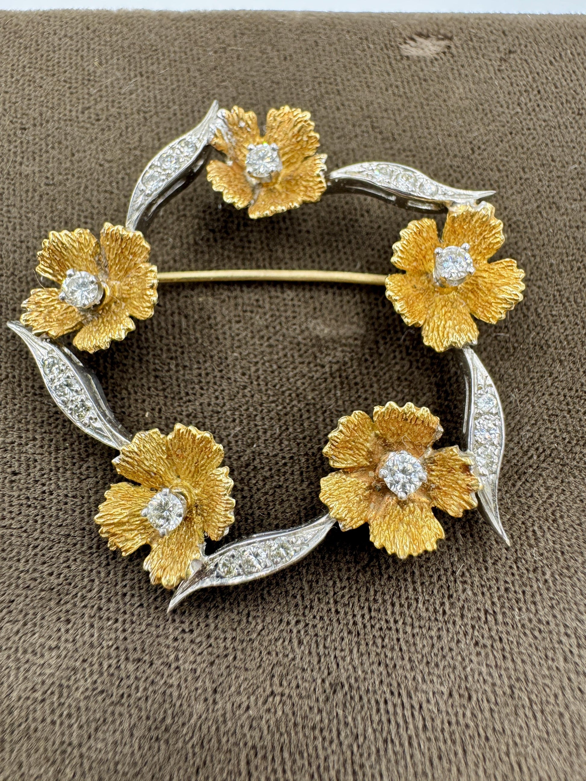 Vintage 18k Gold Flower Diamond Brooch Pin