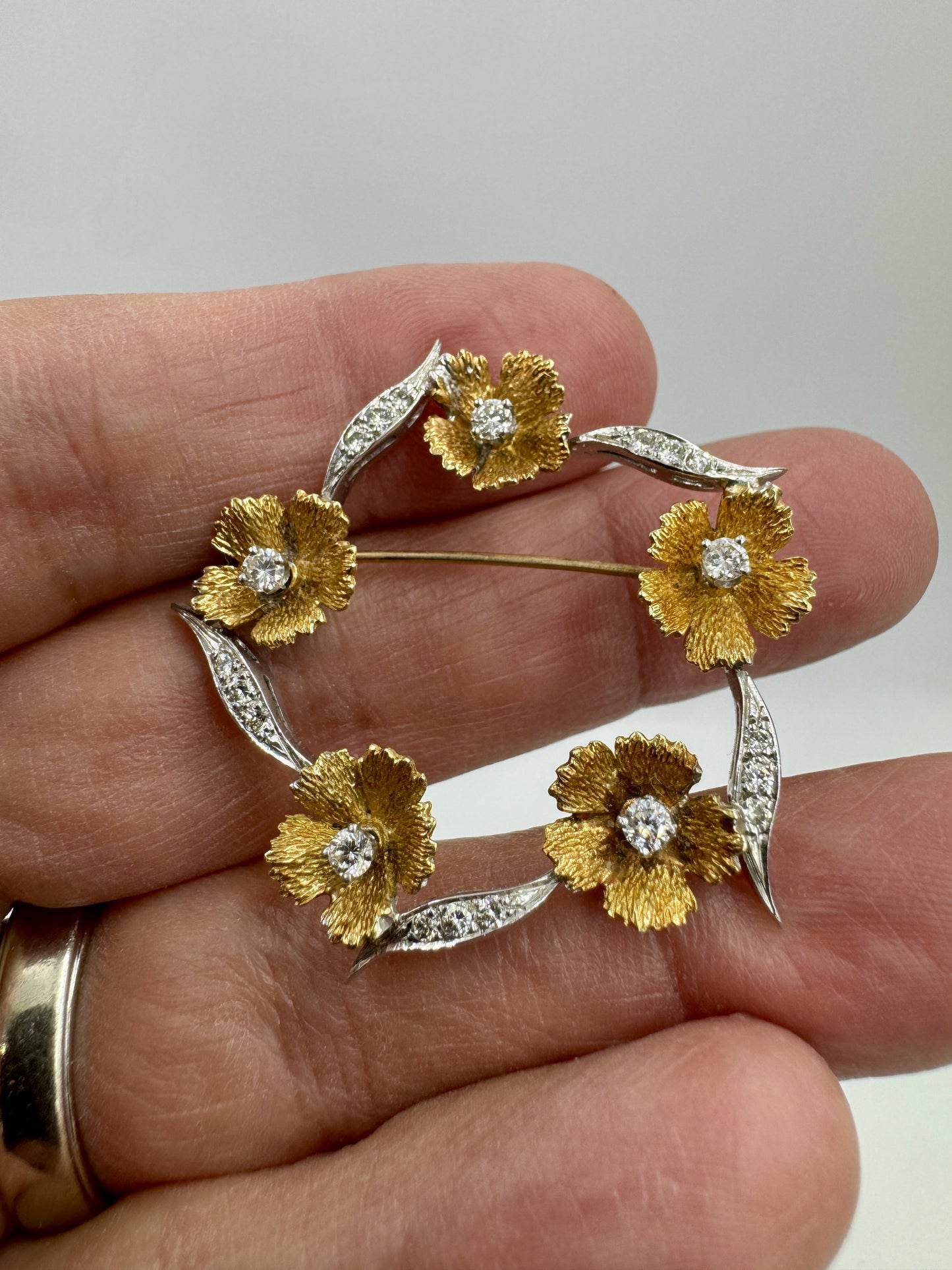 Vintage 18k Gold Flower Diamond Brooch Pin