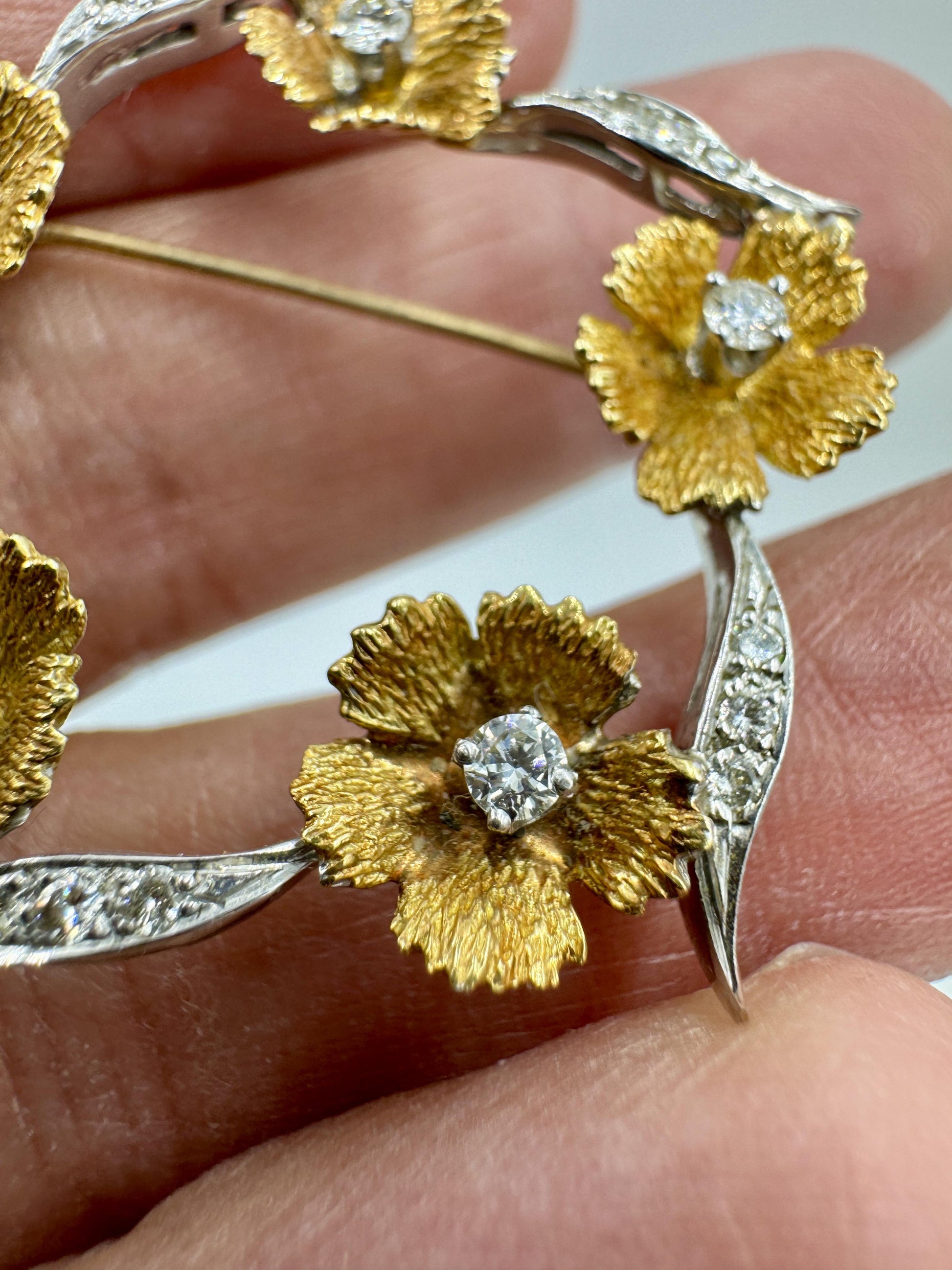 Vintage 18k Gold Flower Diamond Brooch Pin