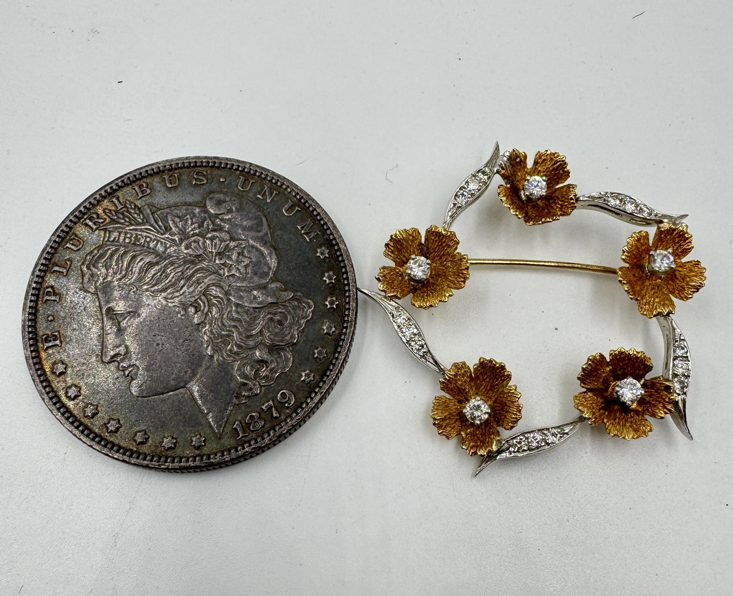 Vintage 18k Gold Flower Diamond Brooch Pin