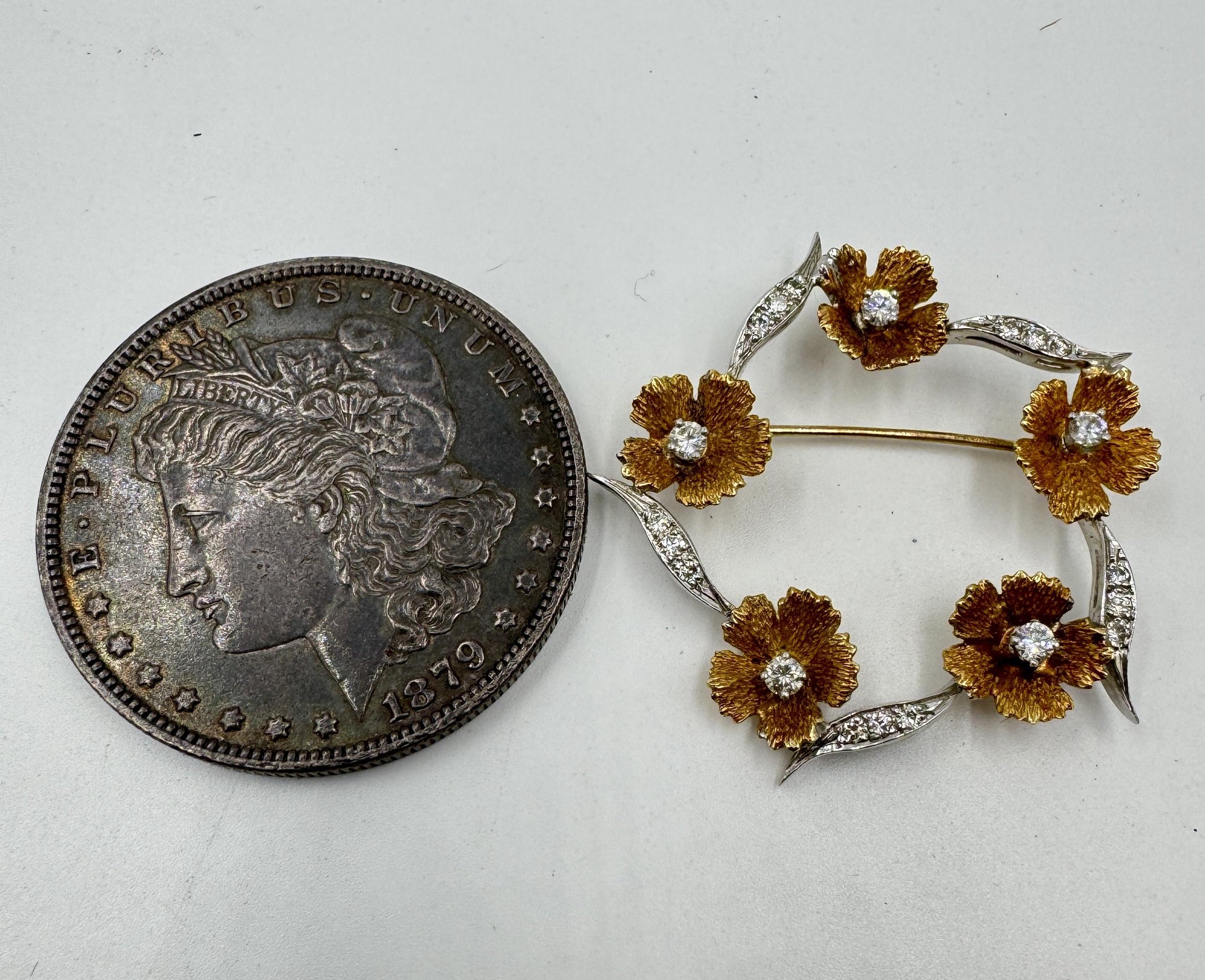 Vintage 18k Gold Flower Diamond Brooch Pin