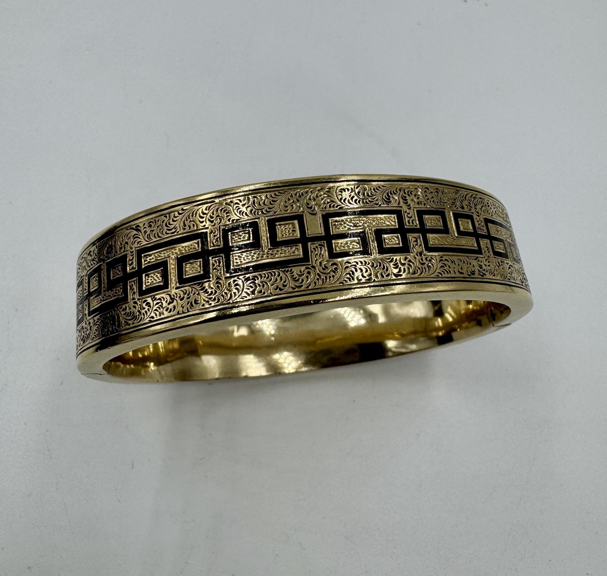 Vtg Antique Gold Filled Victorian Black Enamel Ornate Hinged Bangle Bracelet