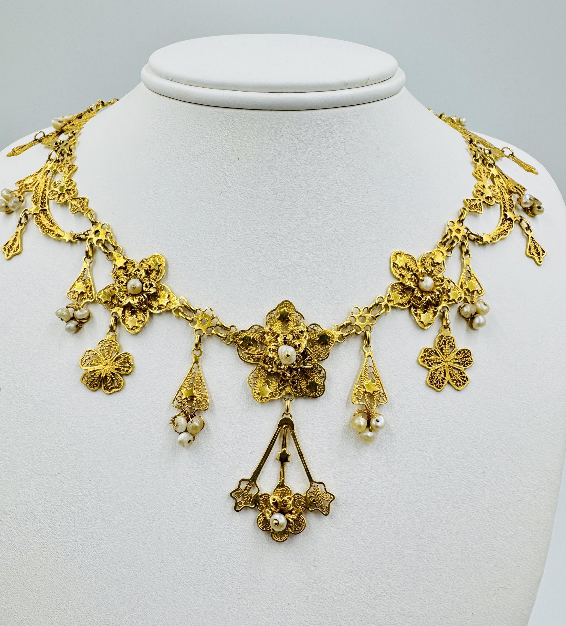 Vintage 18k Filigree Flower and Pearl Dangle Pendant