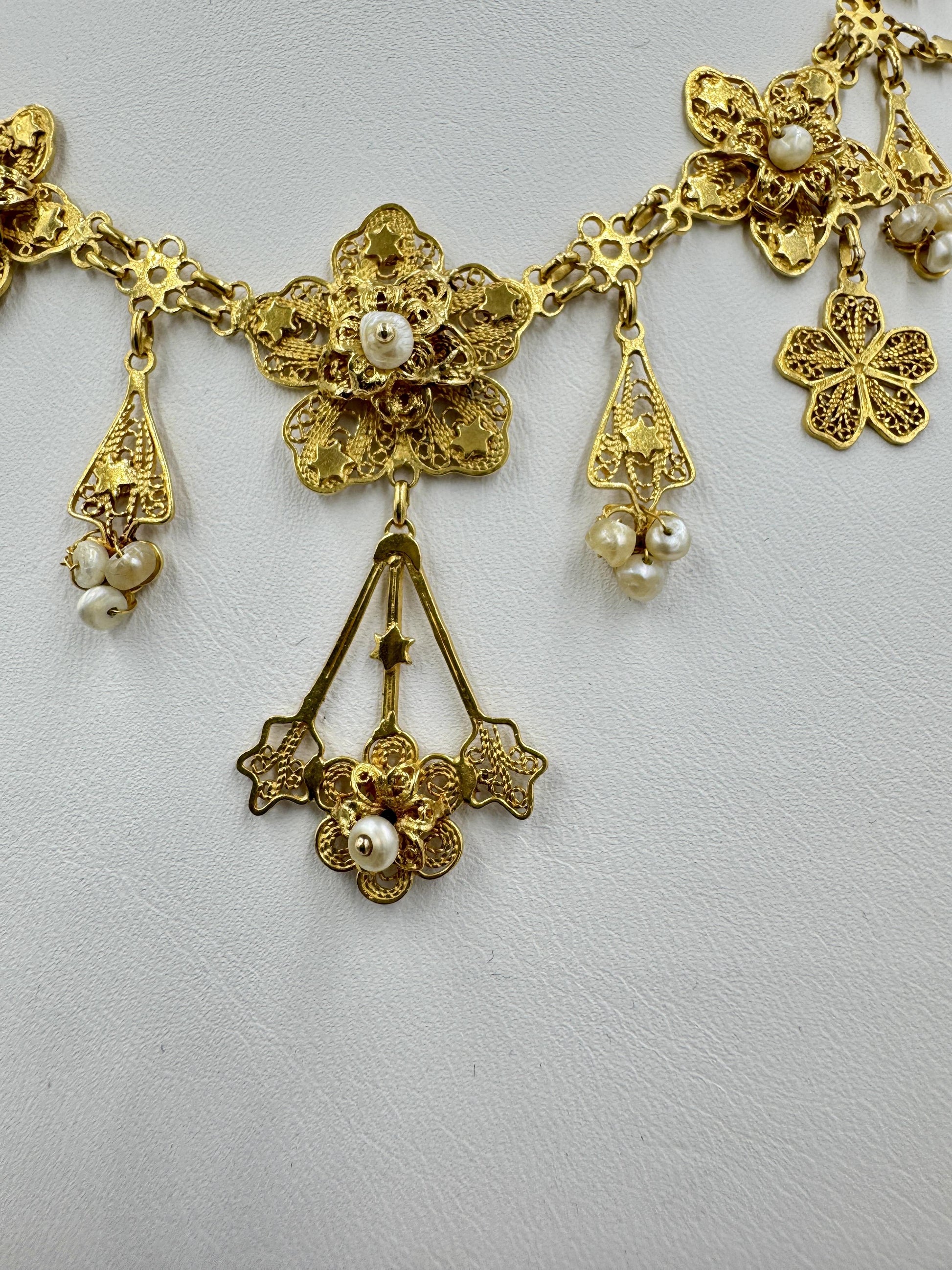 Vintage 18k Filigree Flower and Pearl Dangle Pendant