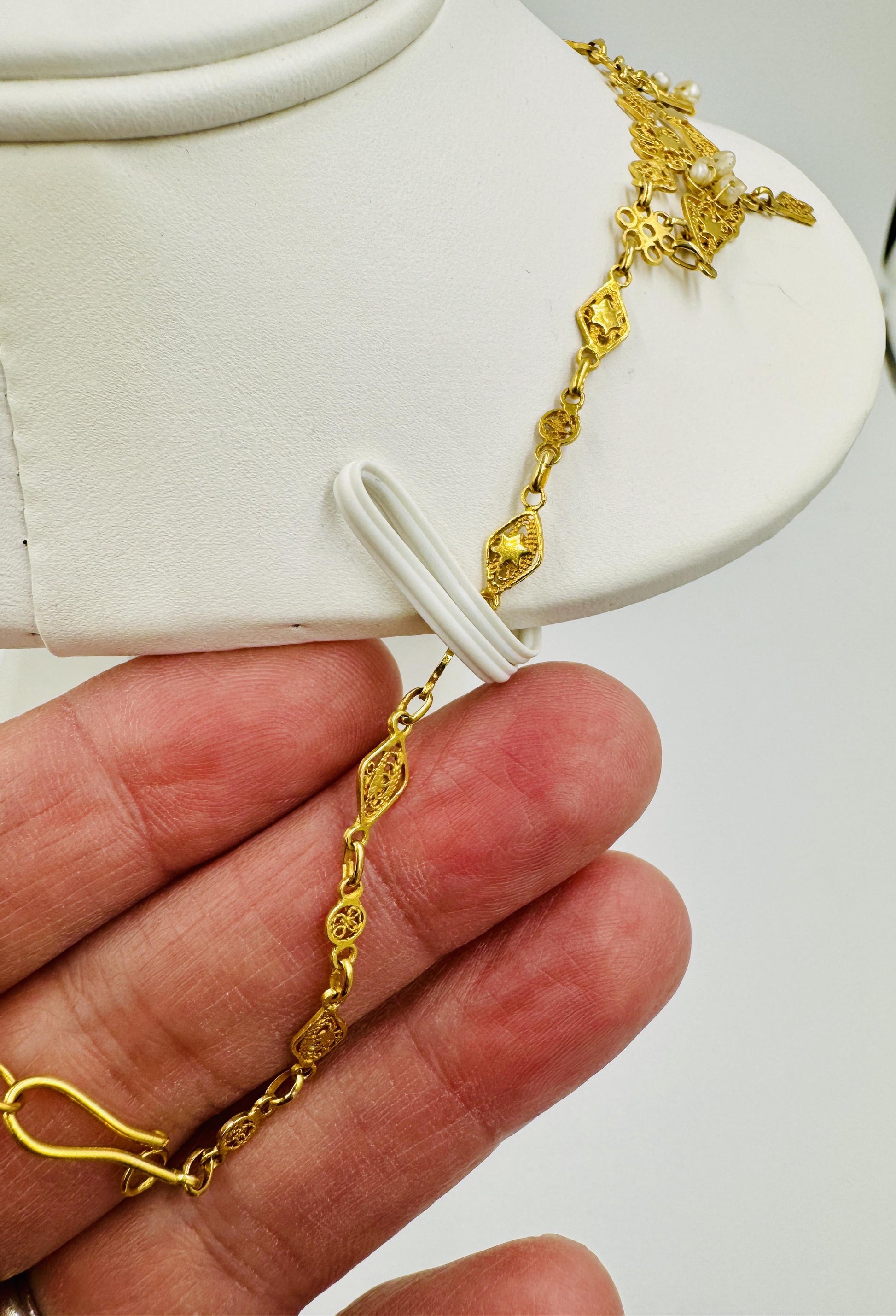 Vintage 18k Filigree Flower and Pearl Dangle Pendant