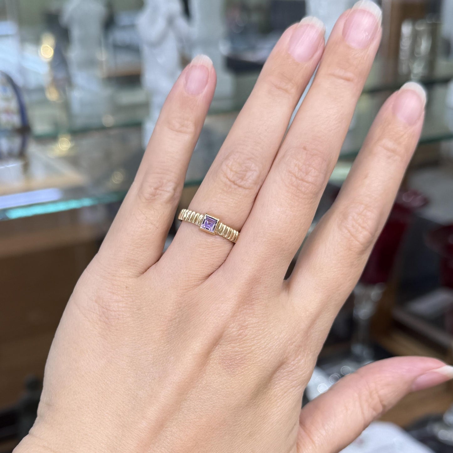 1980's Ribbed Gold Amethyst Band Ring 14k Yellow Gold