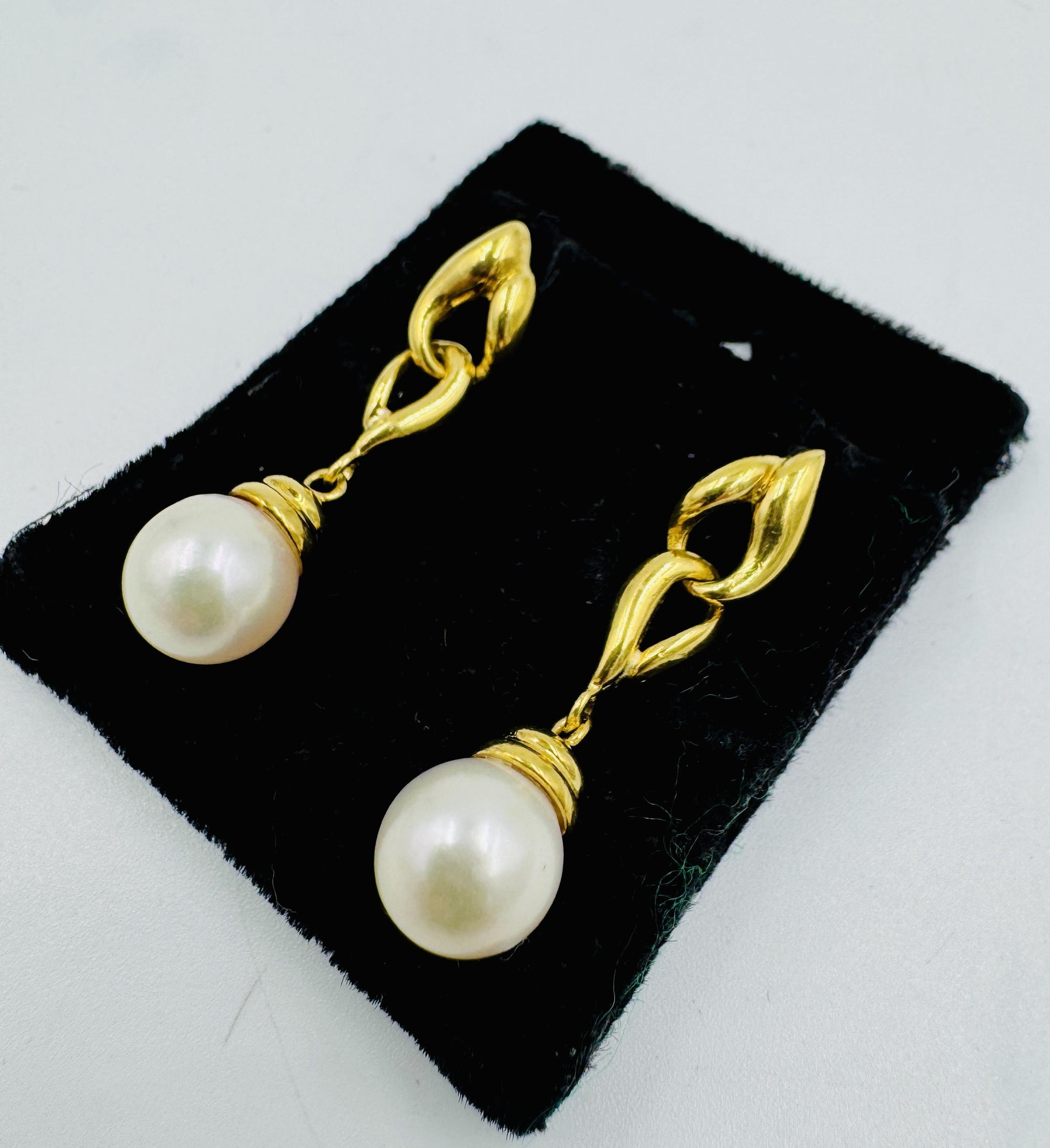 Vintage 18k Yellow Gold Pearl Drop Earrings