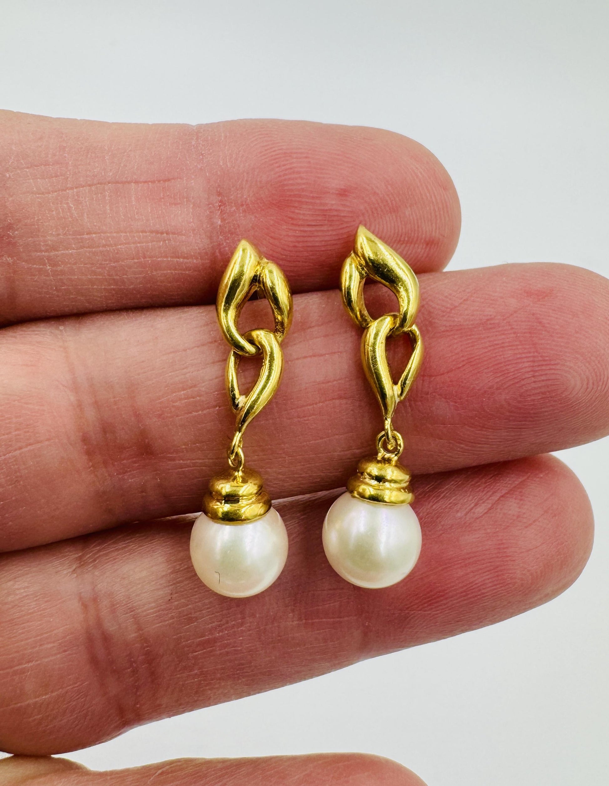 Vintage 18k Yellow Gold Pearl Drop Earrings