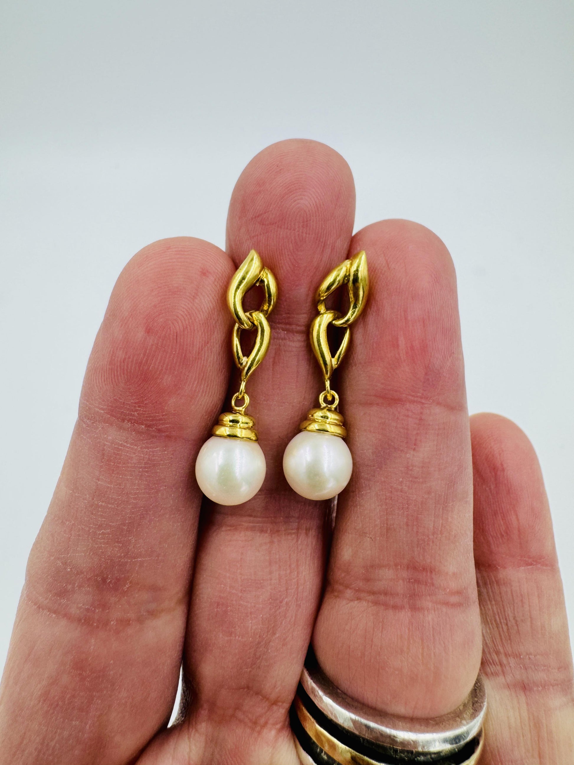 Vintage 18k Yellow Gold Pearl Drop Earrings