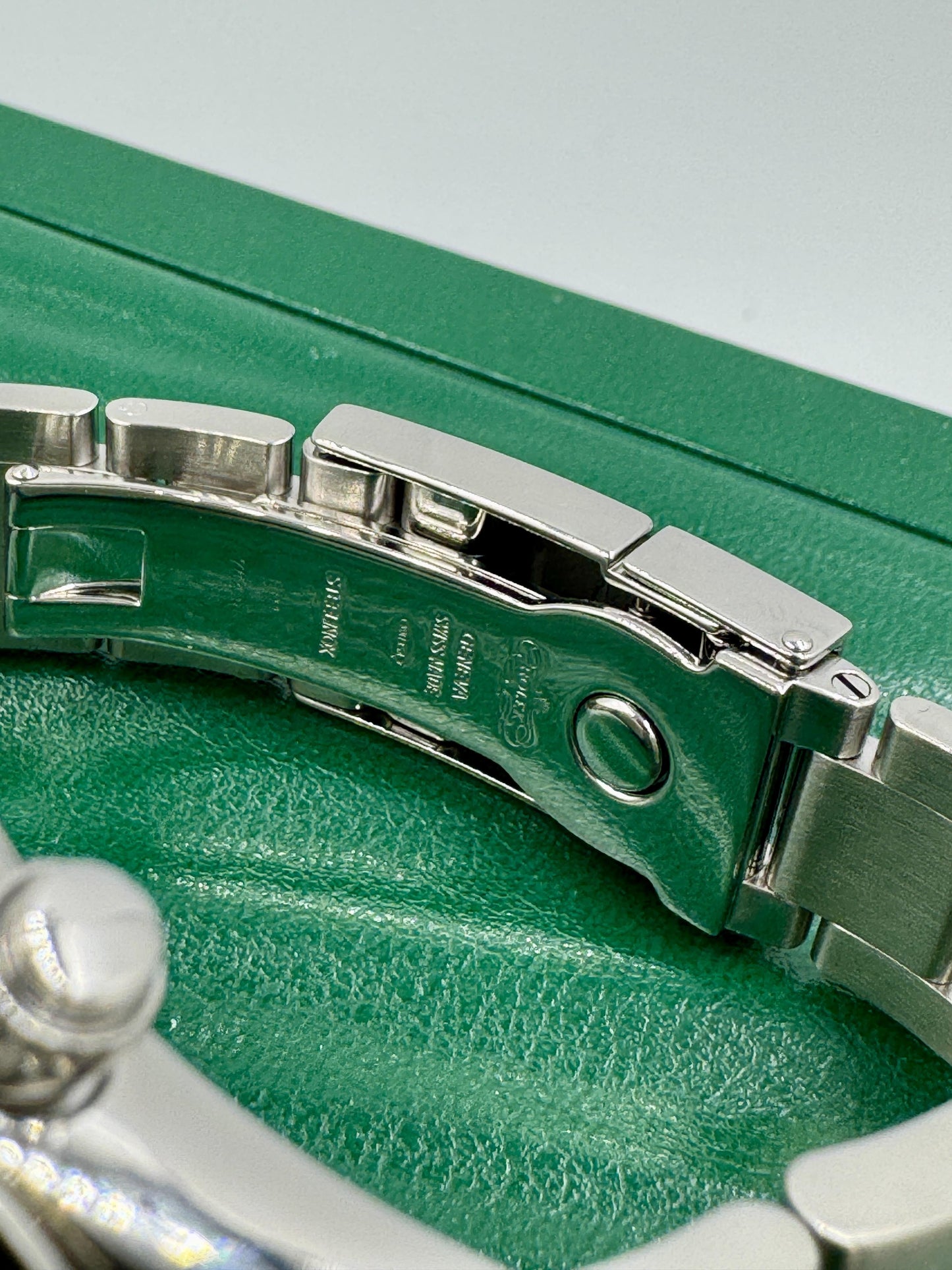 Rolex Daytona Cosmograph White Stainless Steel 40mm REHAUT Watch 116520