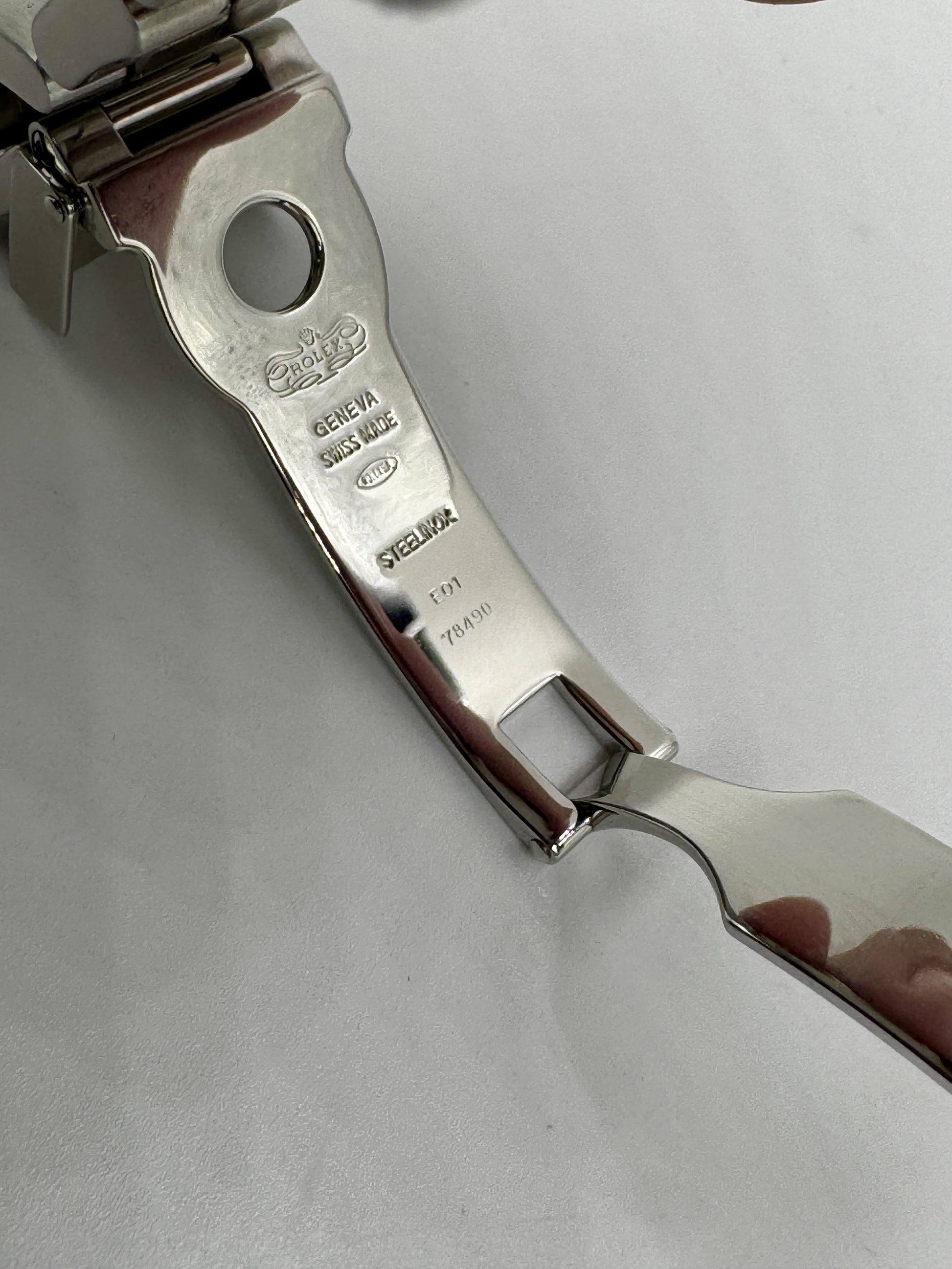 Rolex Daytona Cosmograph White Stainless Steel 40mm REHAUT Watch 116520