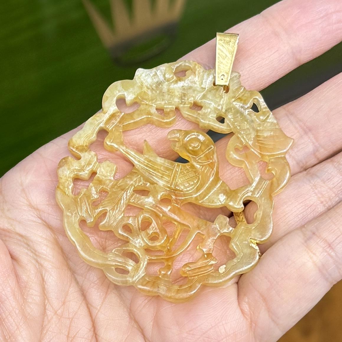 Vintage Carved Nephrite Jade Bird Pendant 14k Yellow Gold