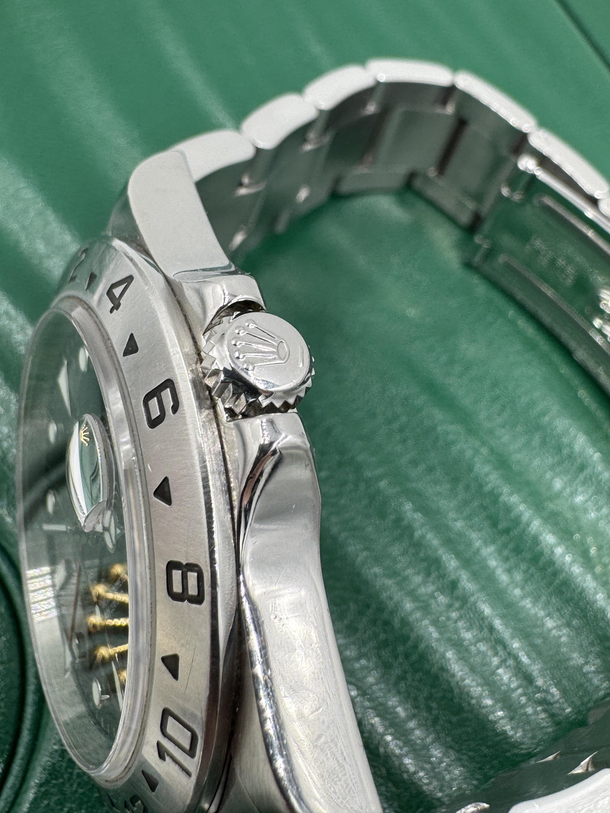 Full Set Rolex Explorer 16570 Black Dial Box And Papers F-Serial No Holes Case