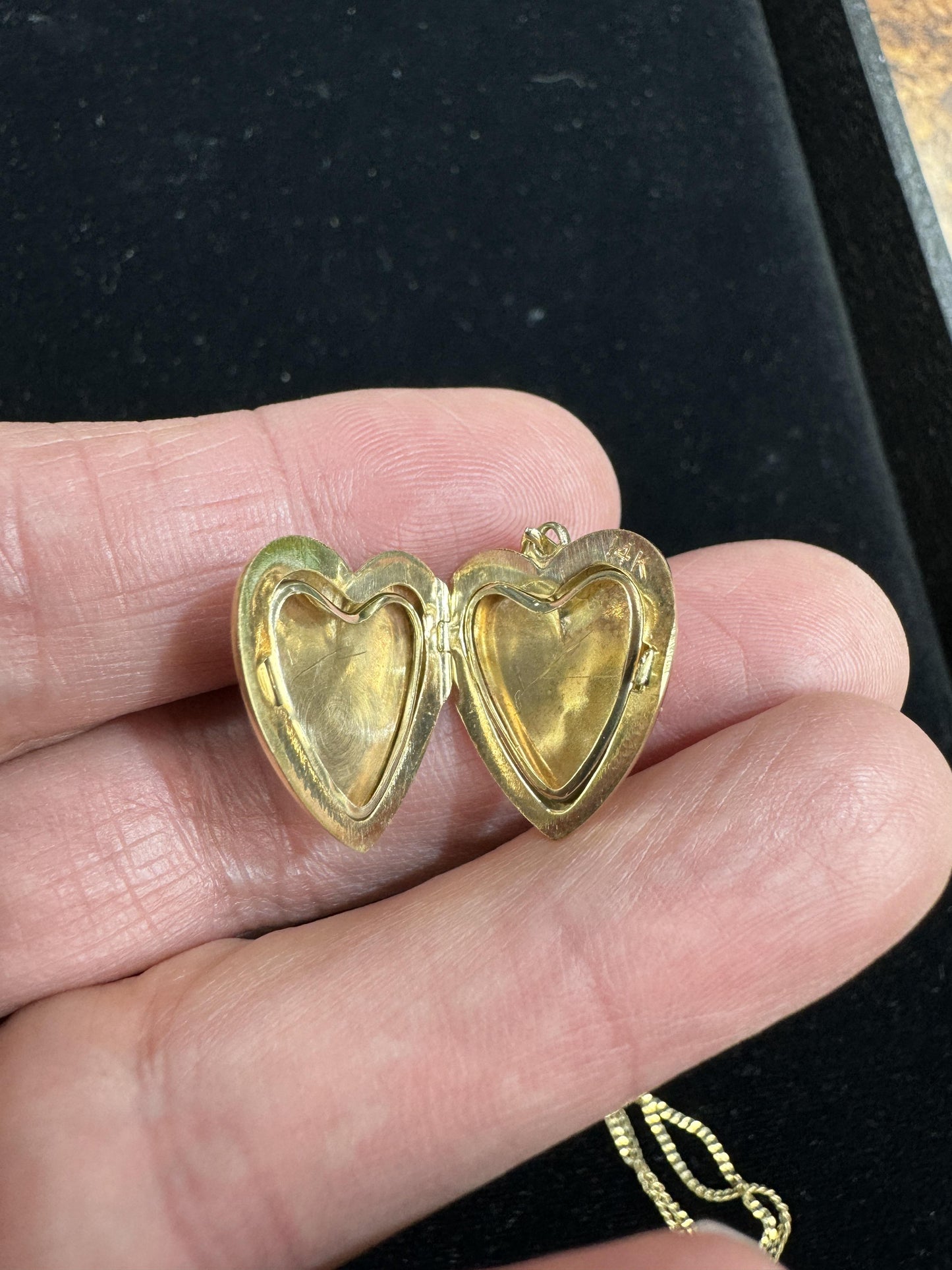 Vintage 14k gold Heart Locket Pendant Necklace