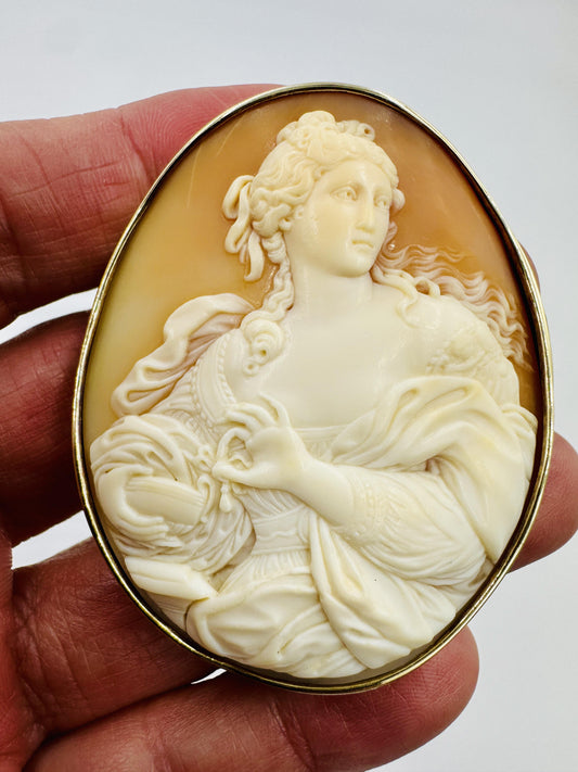 Victorian 14k Yellow gold Cameo Brooch Pin