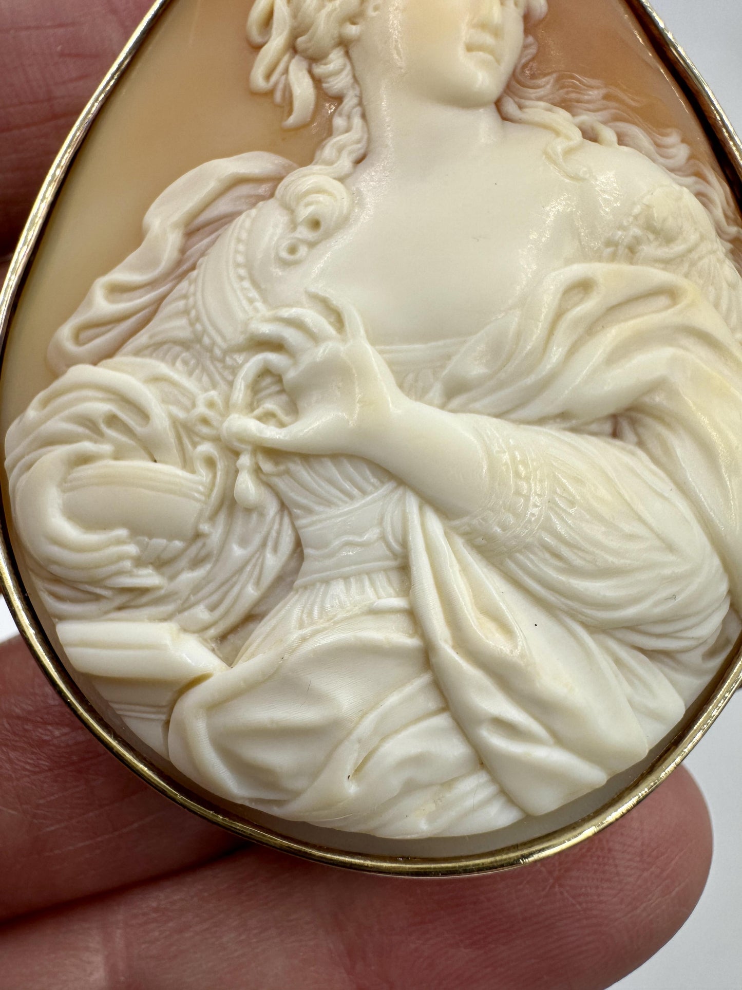 Victorian 14k Yellow gold Cameo Brooch Pin