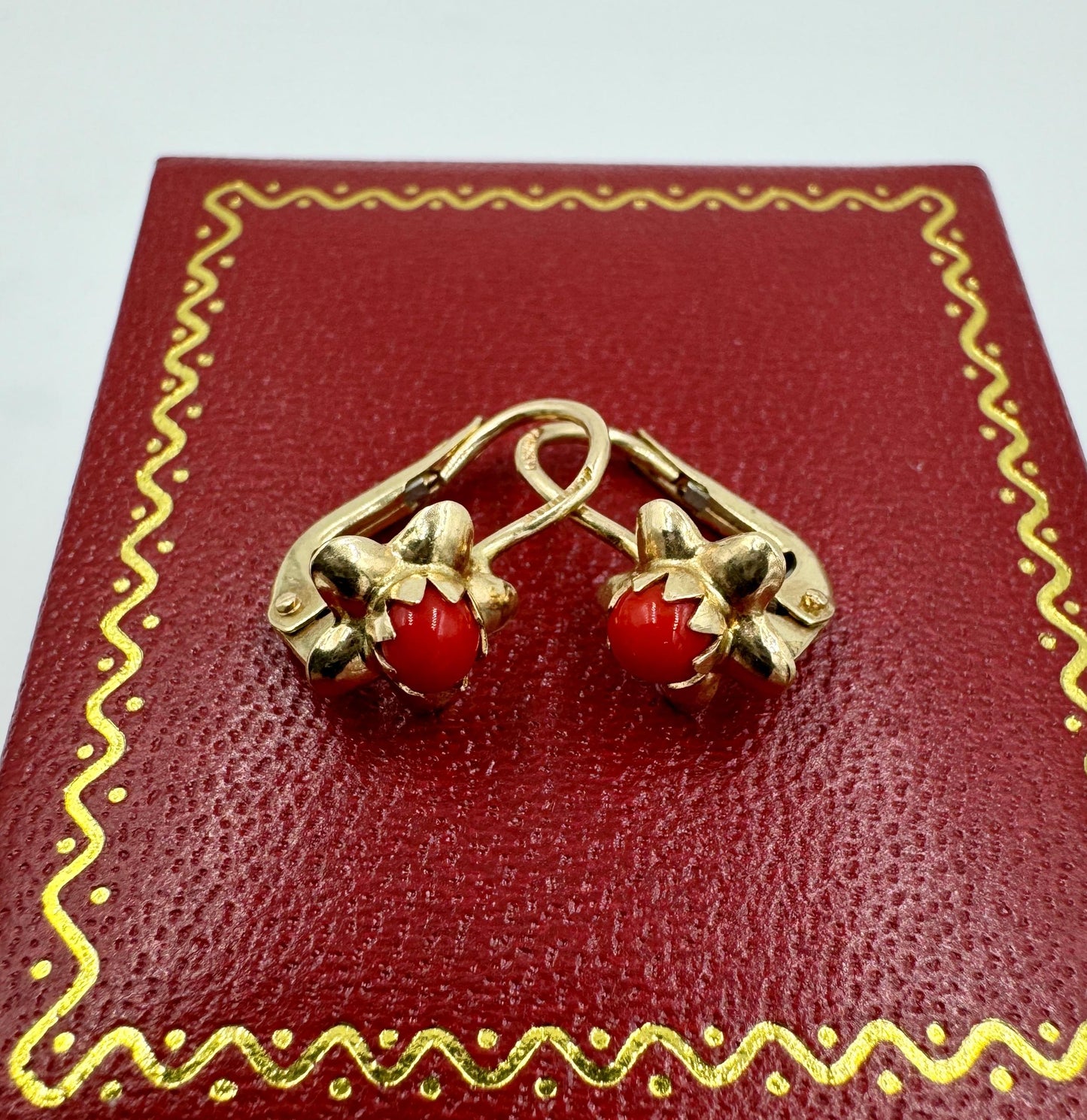 Vintage 1960's Red Stone flower lever back Earrings