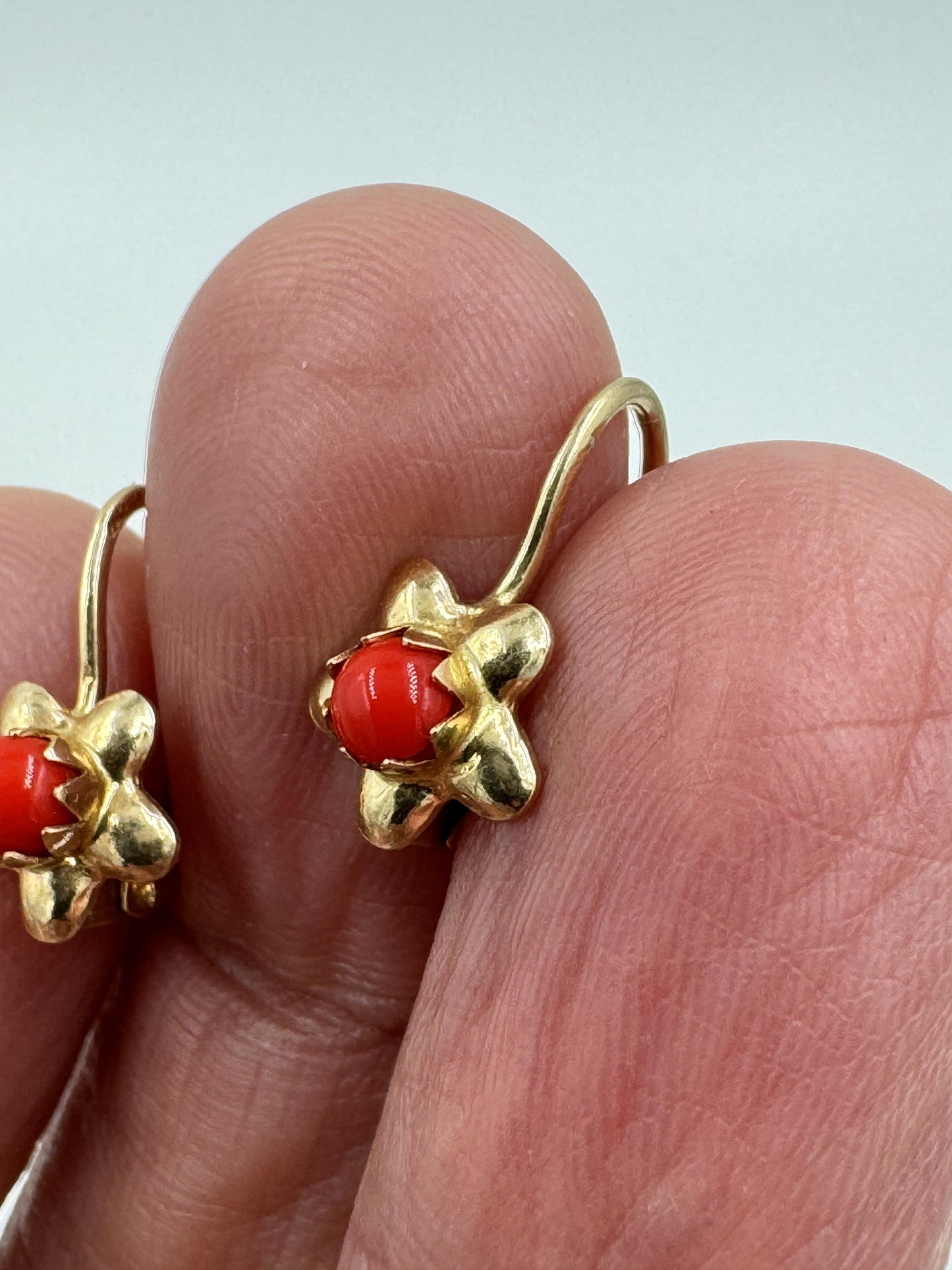 Vintage 1960's Red Stone flower lever back Earrings