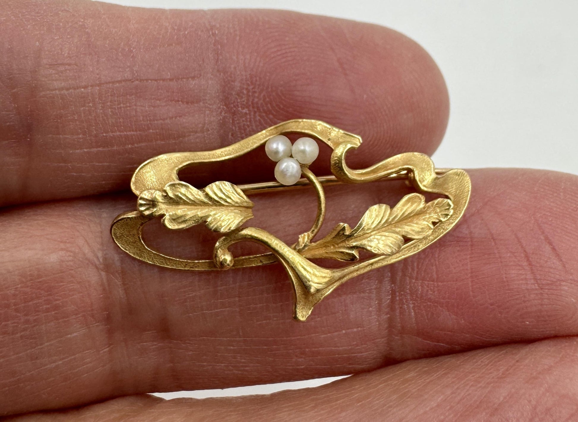 Art Nouveau 14k gold Signed Pearl Brooch Pin