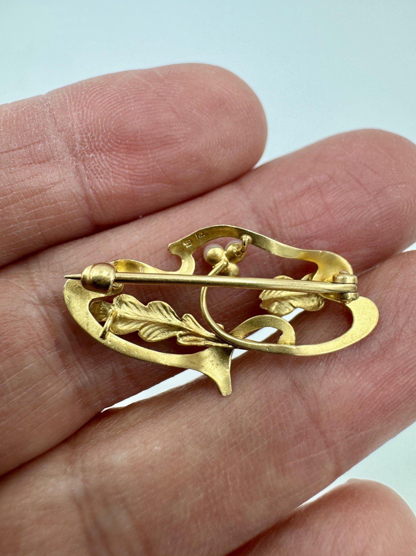 Art Nouveau 14k gold Signed Pearl Brooch Pin