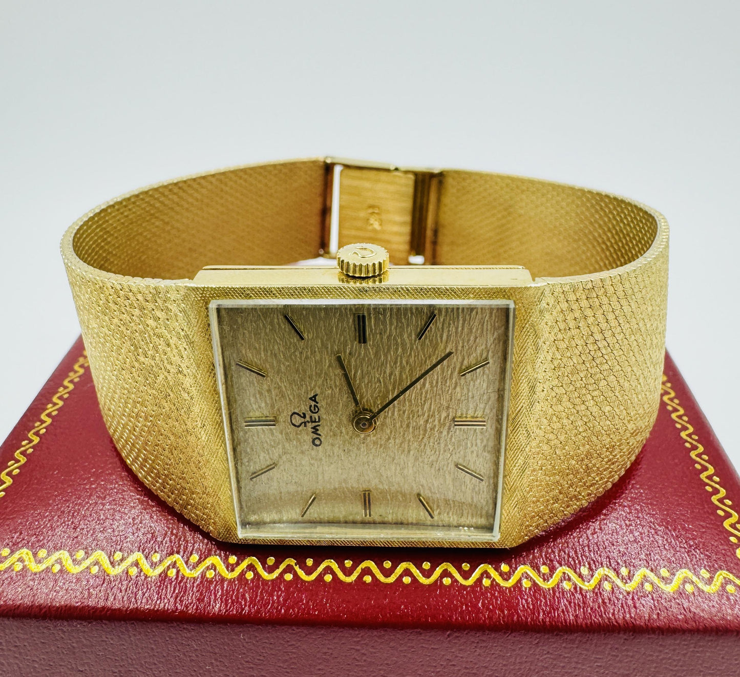 Vintage 14K Gold OMEGA Wristwatch Mesh Watch Swiss Mechanical Movement