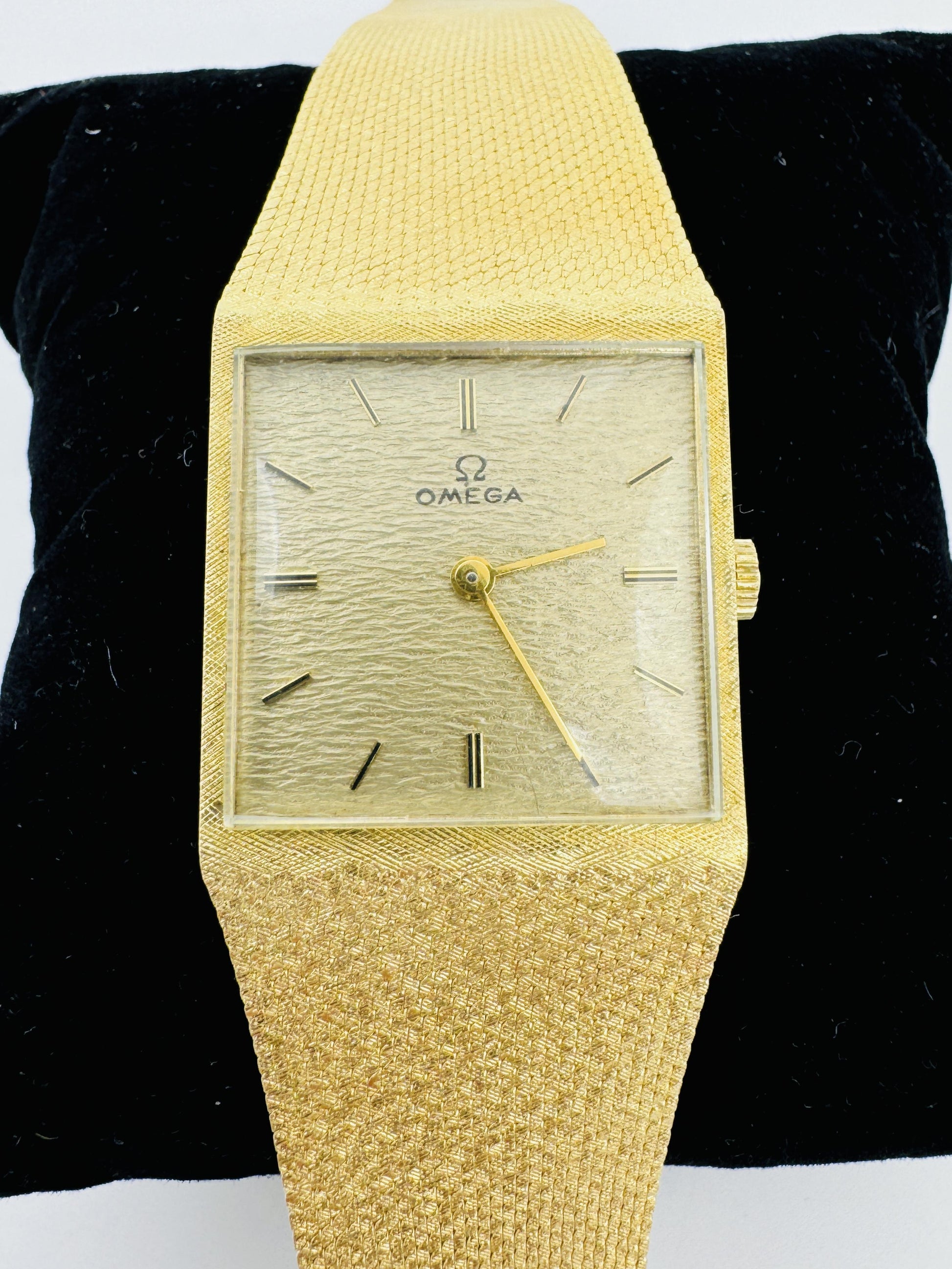 Vintage 14K Gold OMEGA Wristwatch Mesh Watch Swiss Mechanical Movement